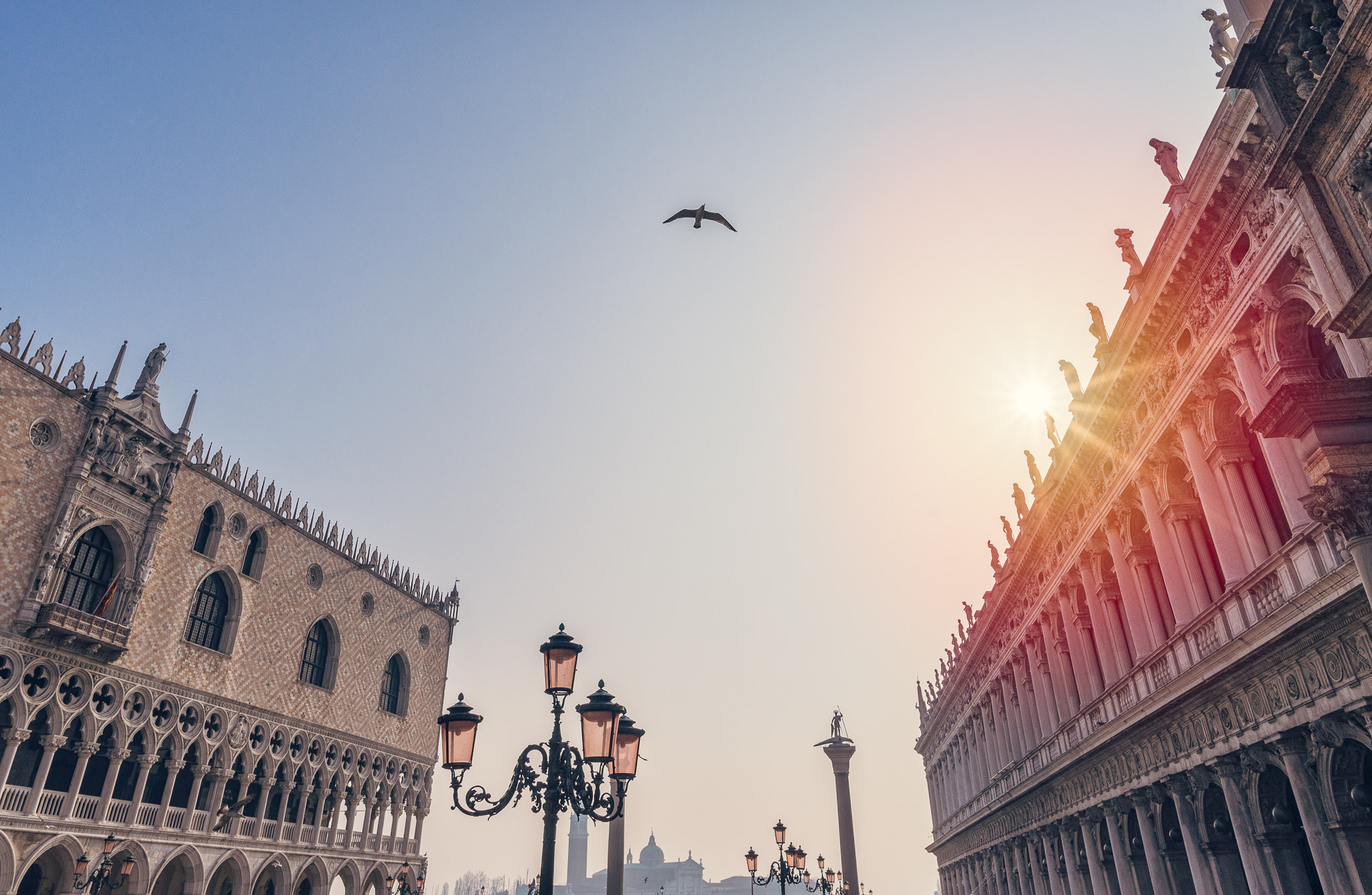 Nikon D610 + Nikon AF-S Nikkor 20mm F1.8G ED sample photo. Piazza san marco photography