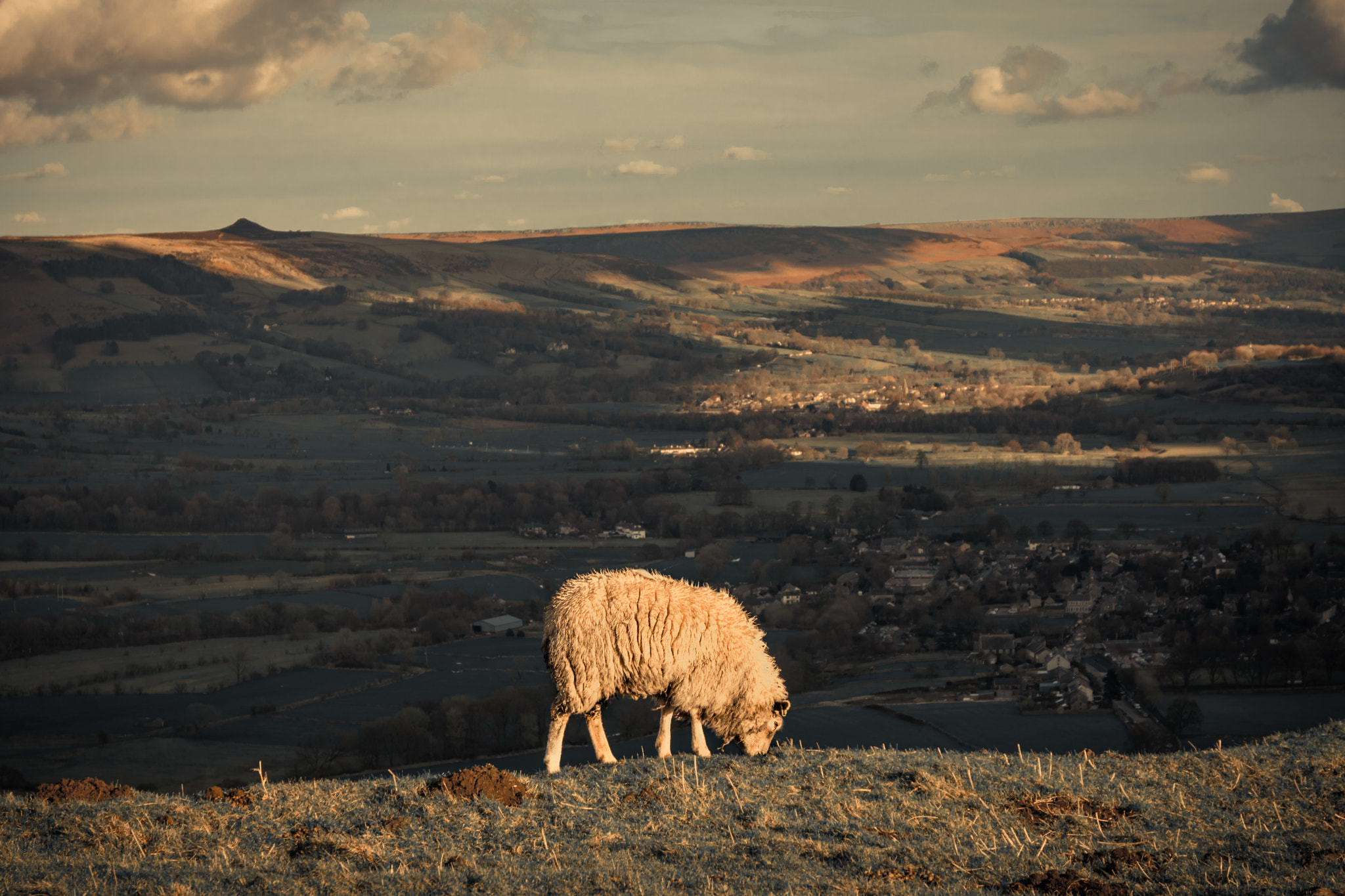 Nikon D7200 sample photo. A view over the peak district from winnats pass photography