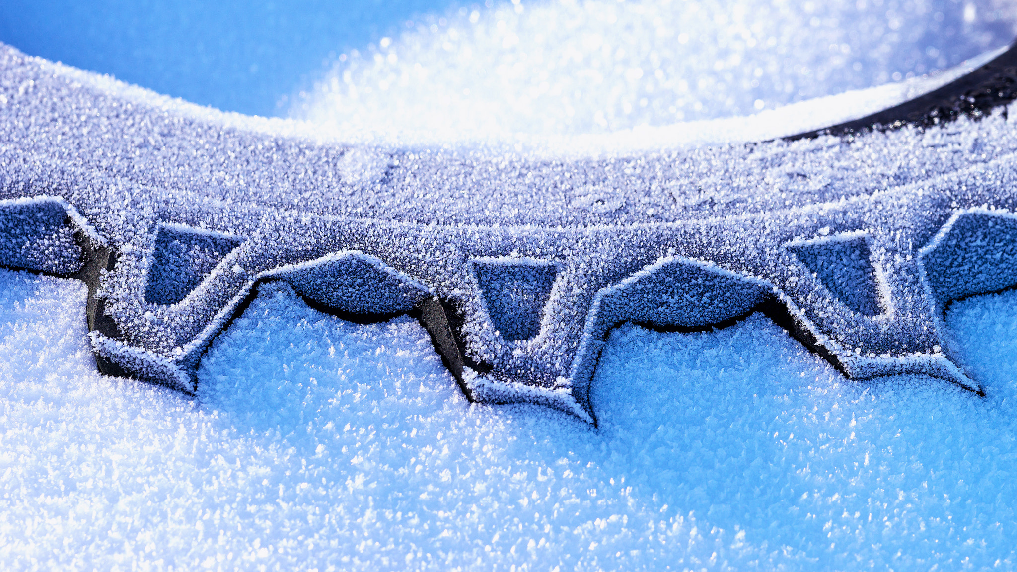Sony 70-400mm F4-5.6 G SSM II sample photo. Tire in snow photography