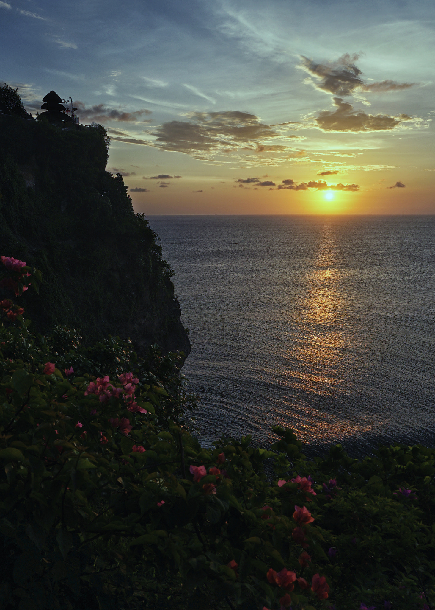 Sony a7 II + ZEISS Batis 25mm F2 sample photo. Mt. uluwatu sunset photography