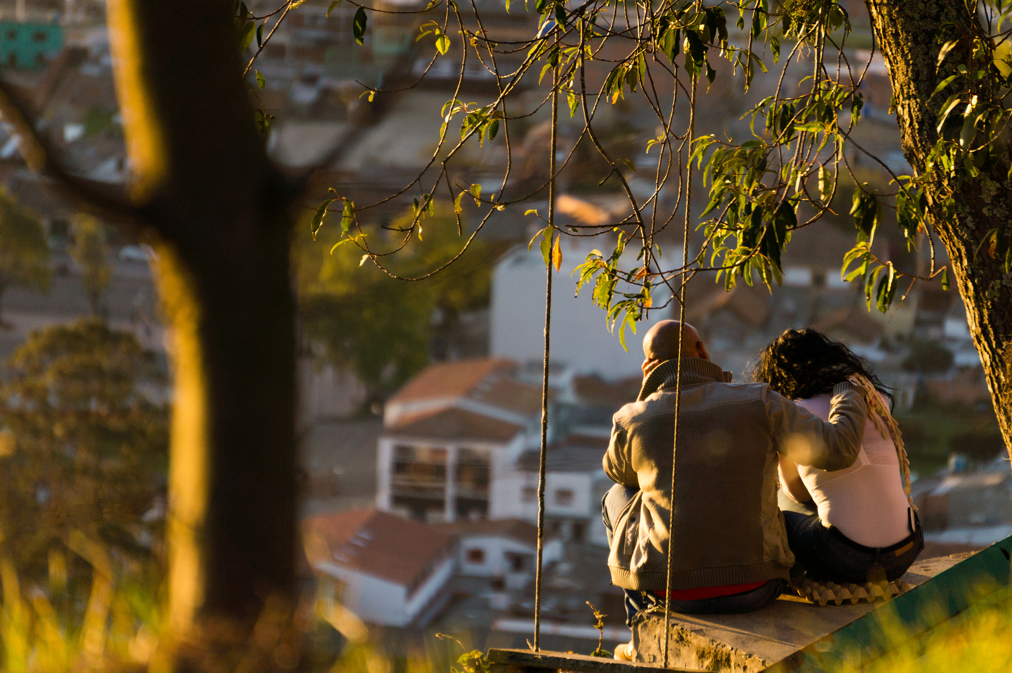 Sony Alpha a3000 sample photo. Couple on the edge photography