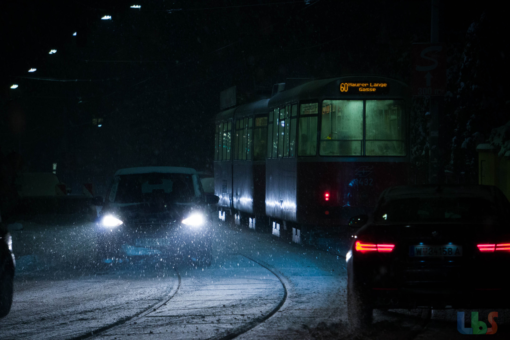 Sony E 55-210mm F4.5-6.3 OSS sample photo. Snowtraffic photography