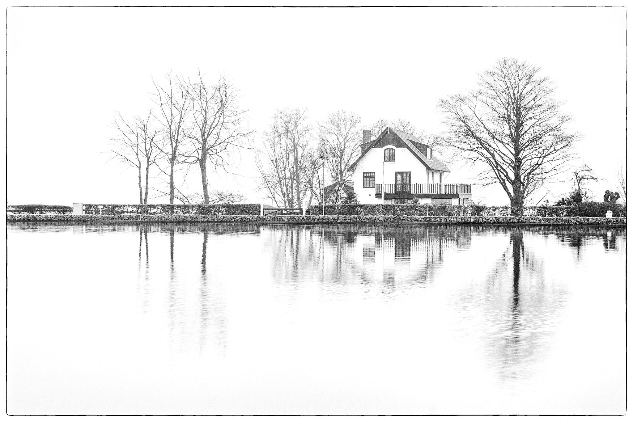 Canon EF-S 18-55mm F3.5-5.6 II sample photo. Serene shore photography