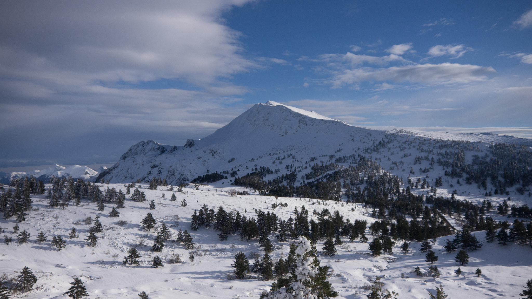 Panasonic Lumix DMC-GH2 sample photo. Sun & snow photography