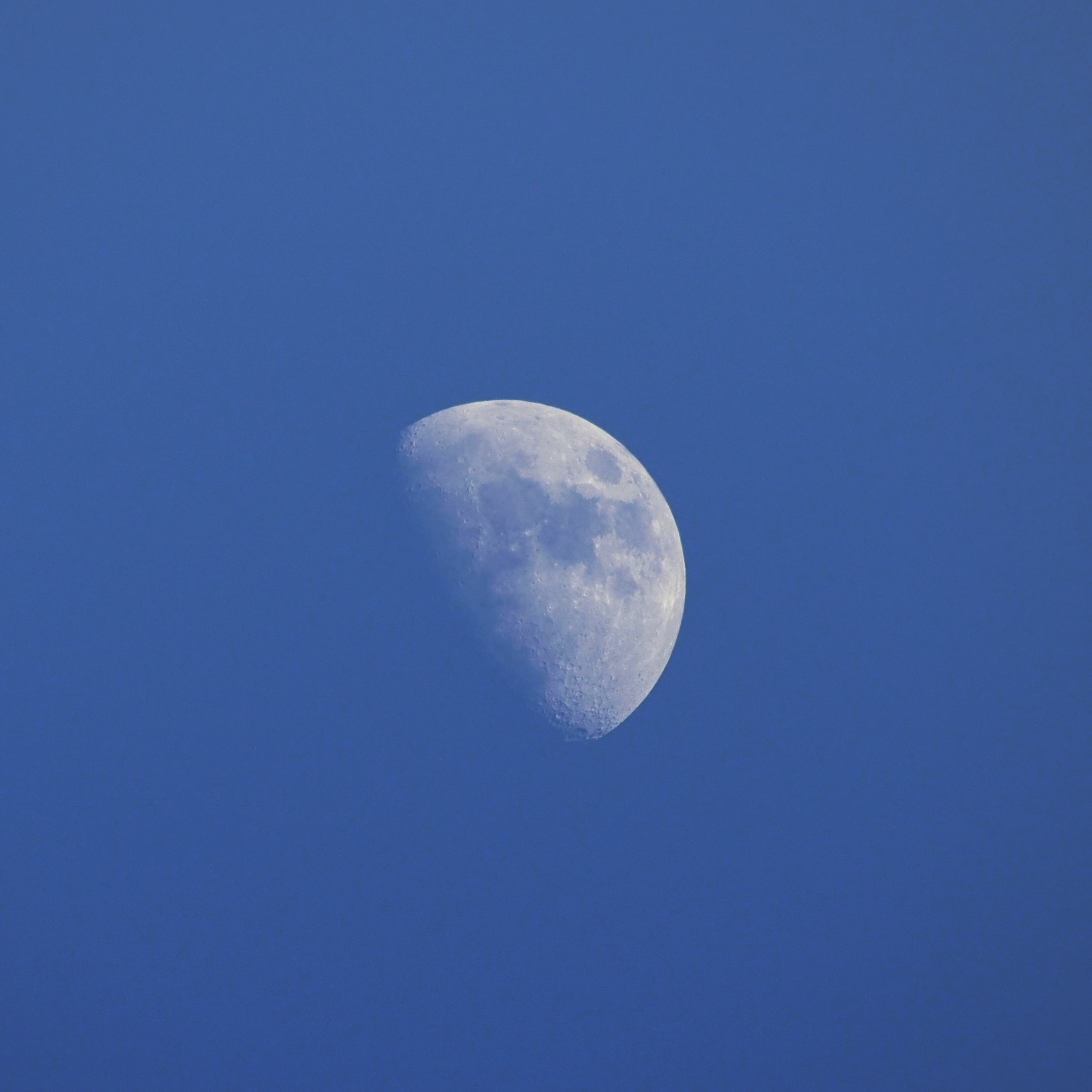 Olympus OM-D E-M5 sample photo. Moon photography