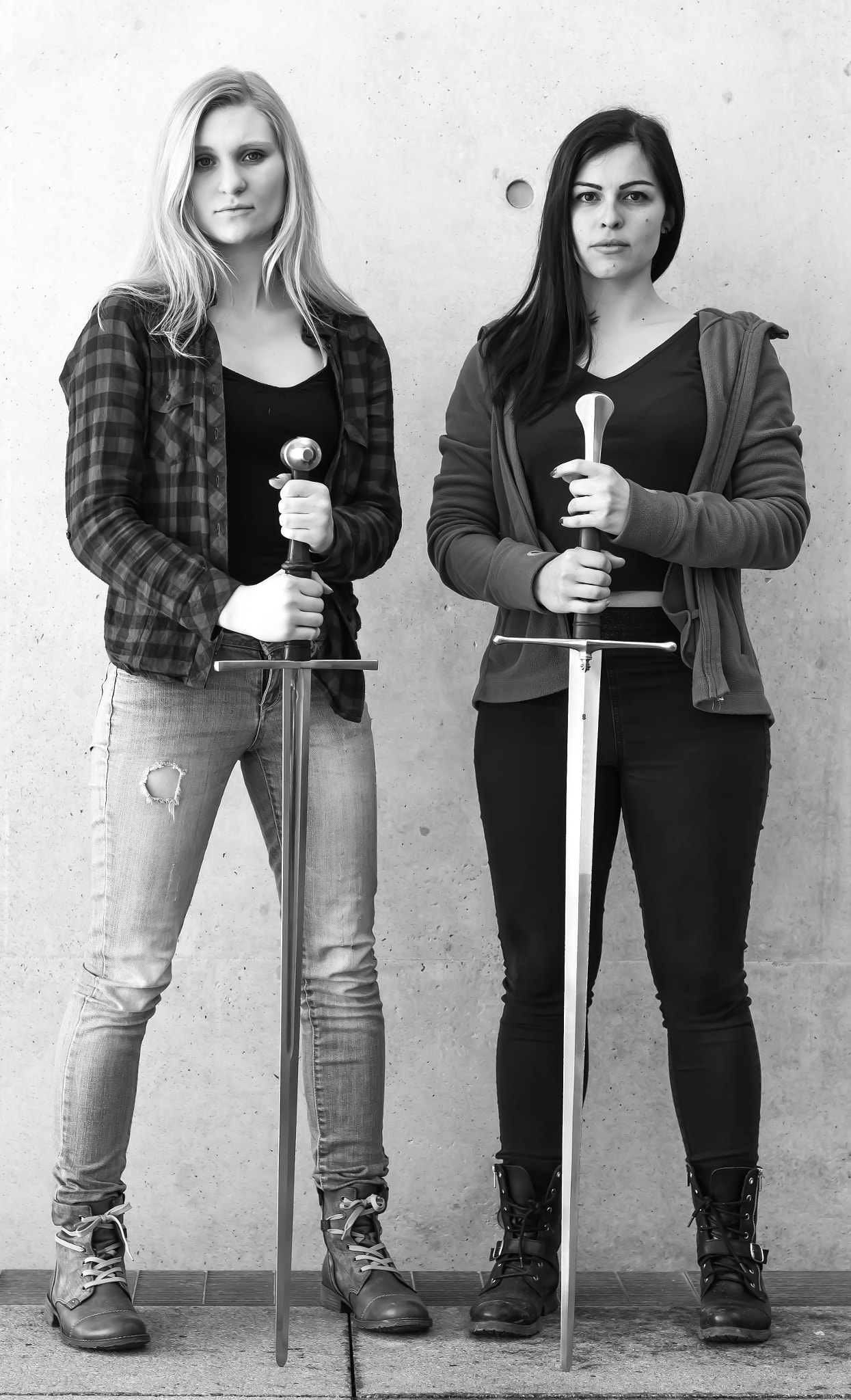 Sigma 50mm F1.4 EX DG HSM sample photo. 2 girls with a sword photography