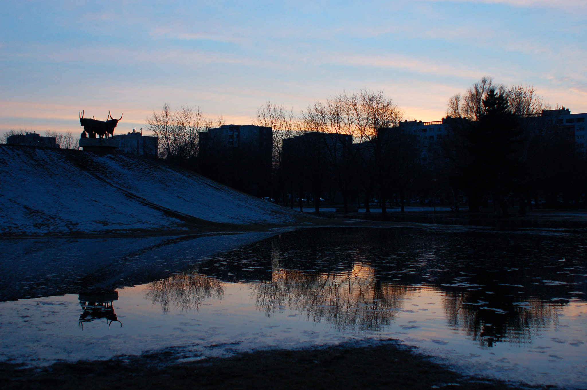 AF Zoom-Nikkor 28-85mm f/3.5-4.5 sample photo. Sunset in the concrete jungle photography