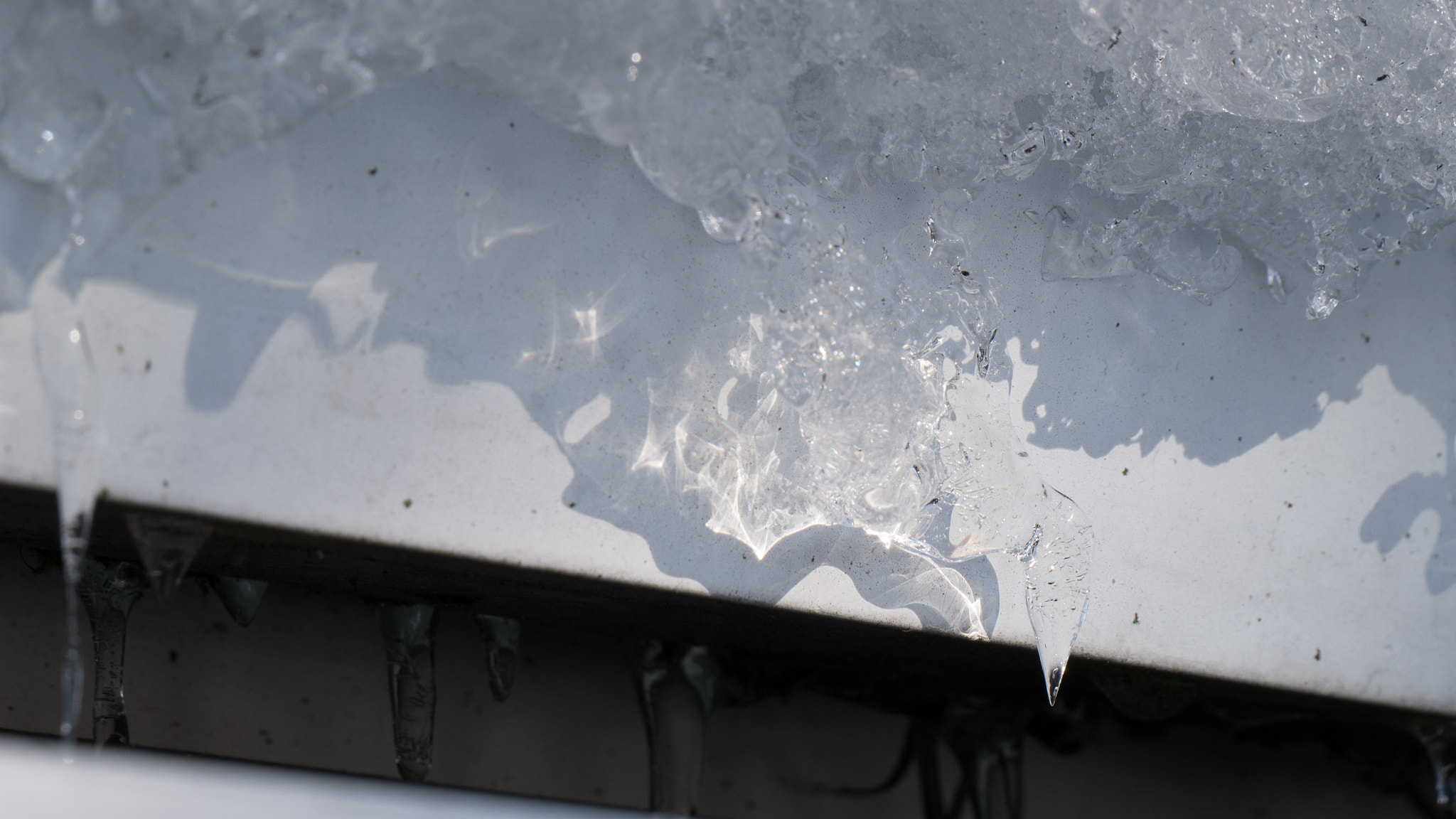 Panasonic Lumix DMC-G85 (Lumix DMC-G80) sample photo. Melting snow photography