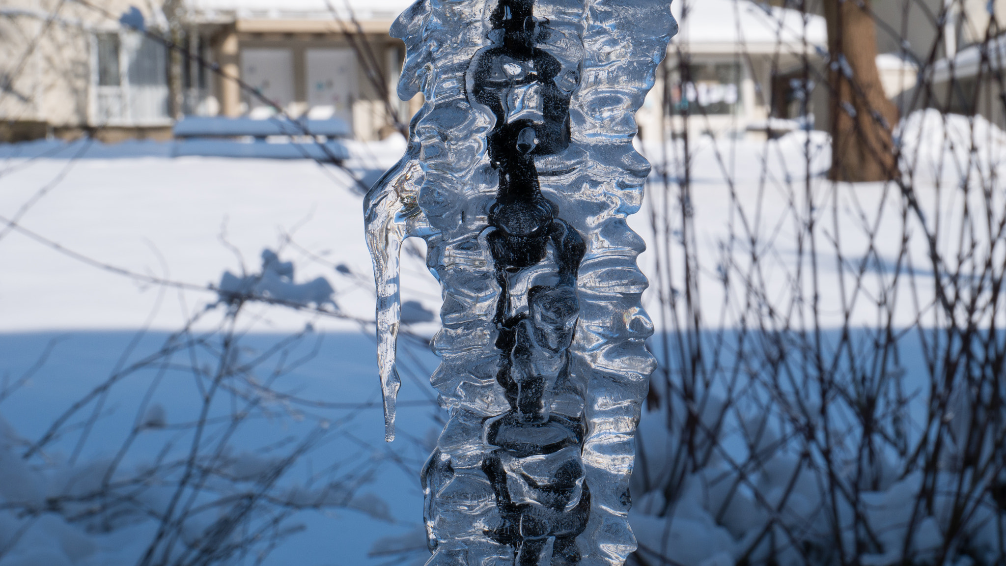 Panasonic Lumix DMC-G85 (Lumix DMC-G80) sample photo. Chain and ice photography