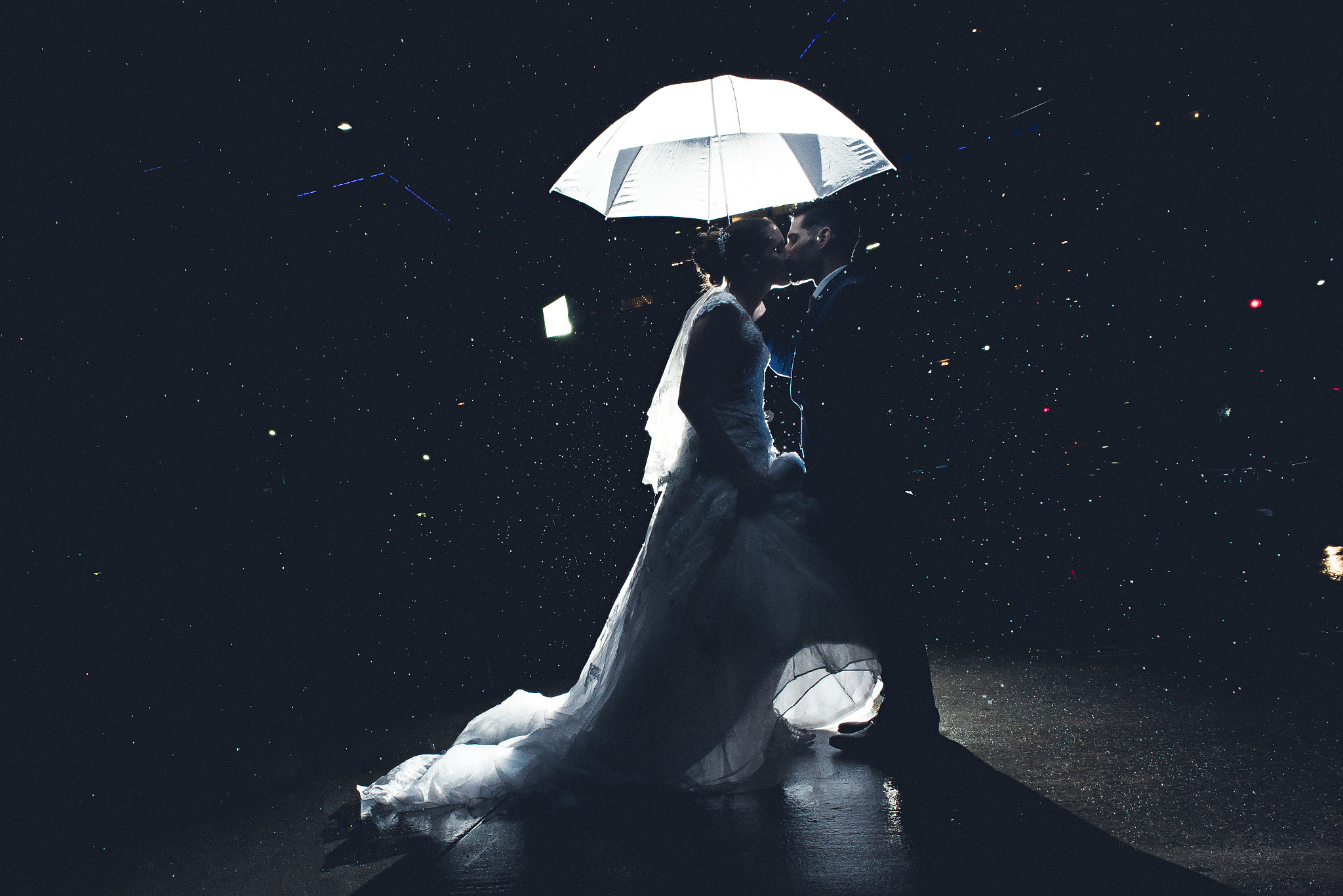 Nikon D610 + Nikon AF Nikkor 24mm F2.8D sample photo. Love under the rain photography