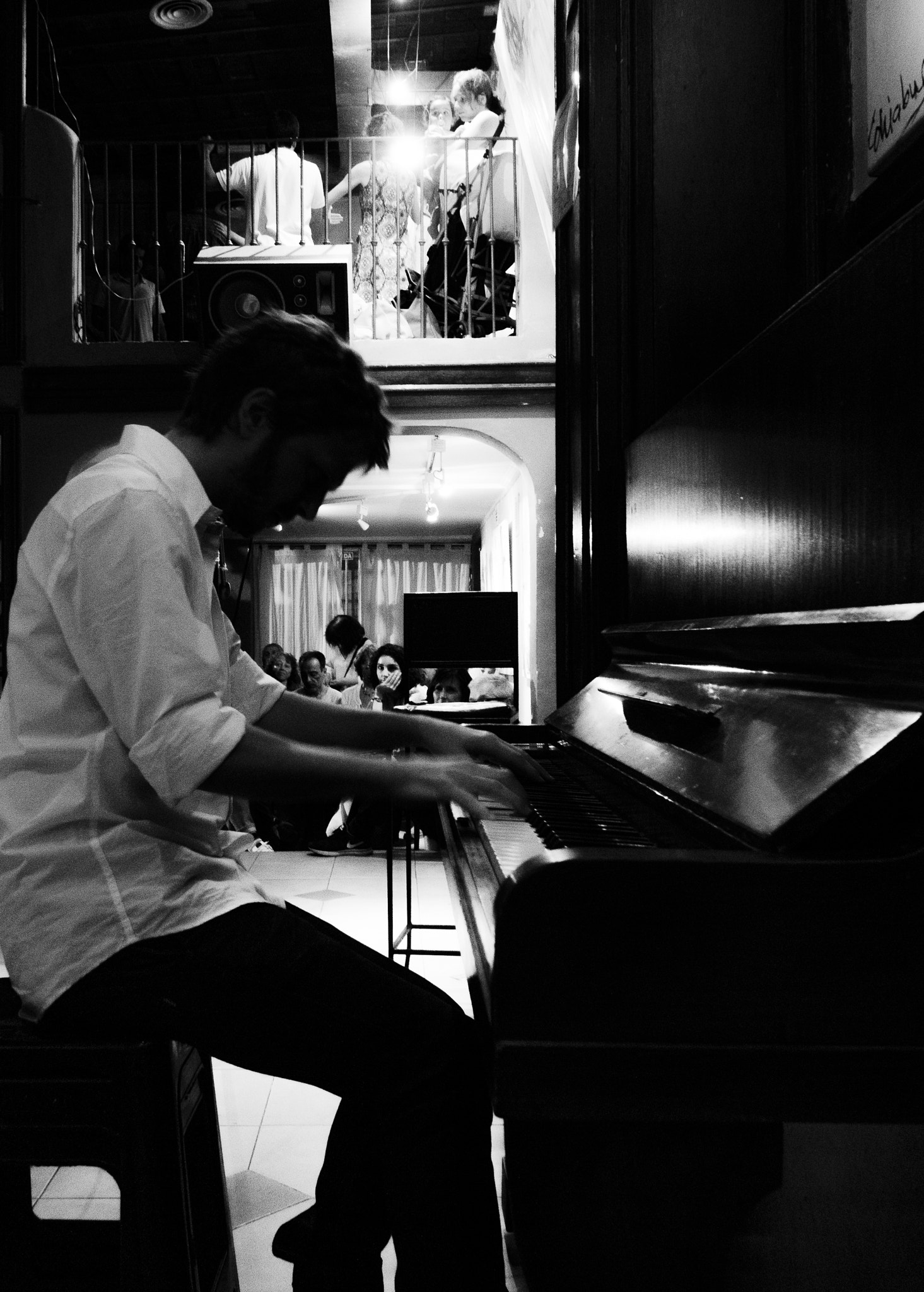 24-200mm F2.8 sample photo. El pianista de tango photography