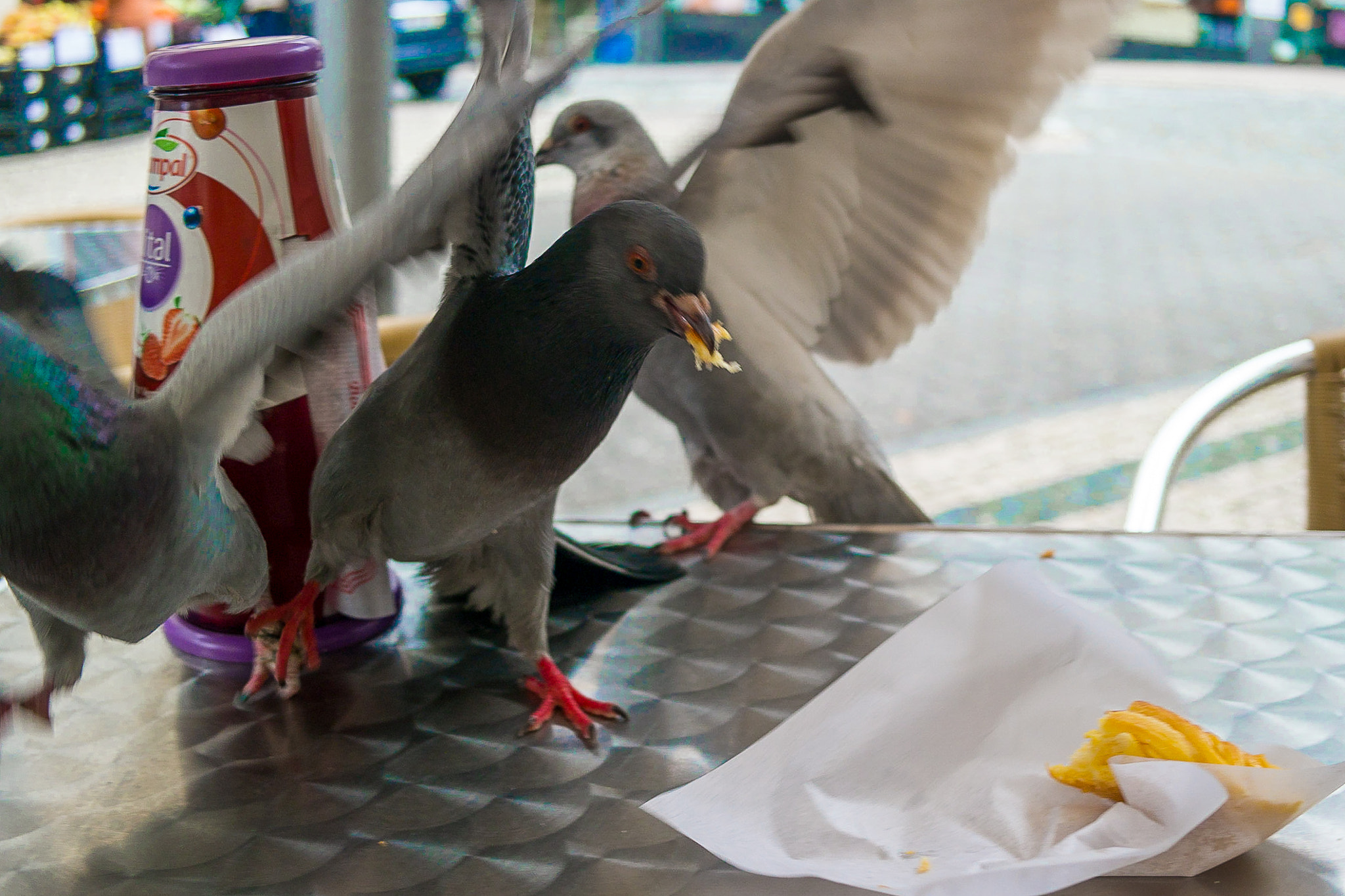 Samsung NX300 + Samsung NX 20mm F2.8 Pancake sample photo. Sharing breakfast photography