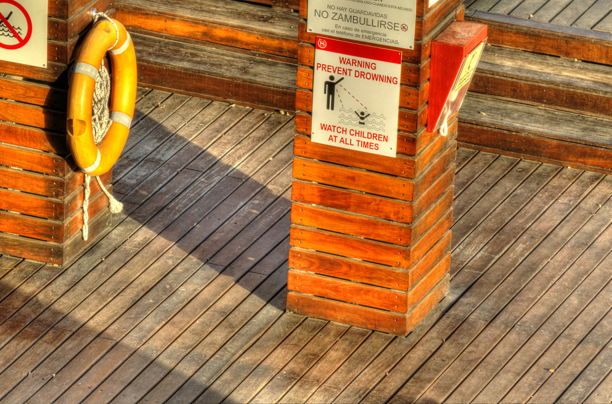 AF Nikkor 70-210mm f/4-5.6 sample photo. Life jacket photography