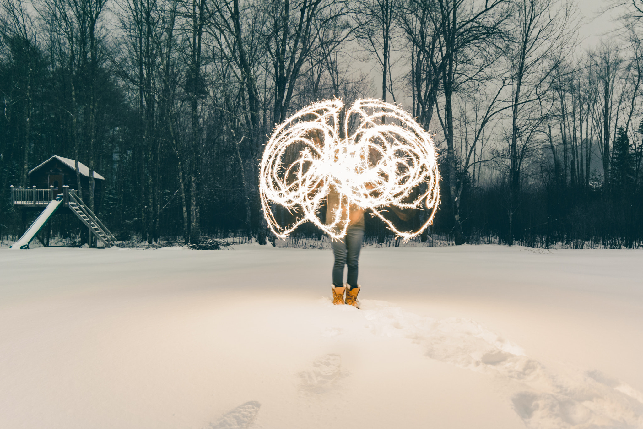 Samyang 14mm F2.8 ED AS IF UMC sample photo. Snow and sparkler photography