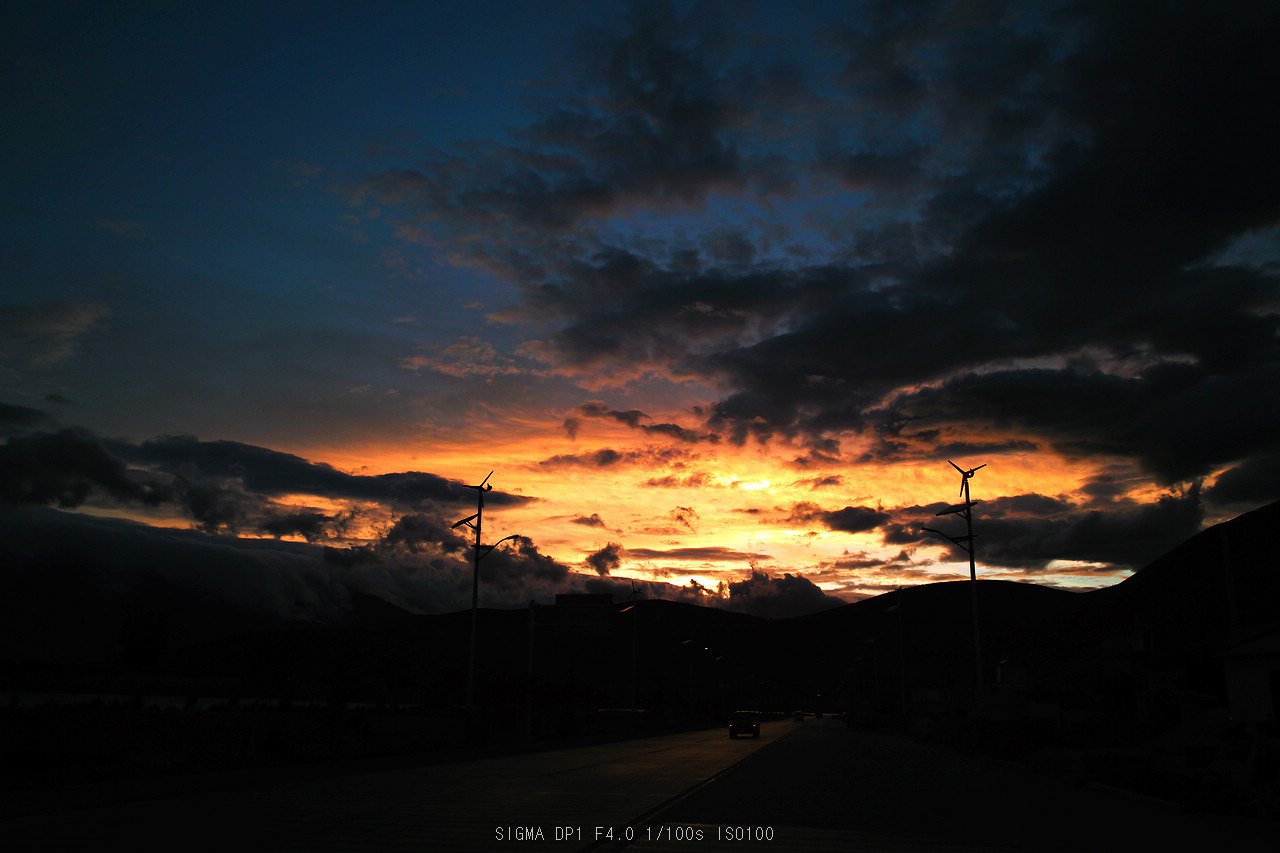 Sigma DP1 sample photo. Erhai lake sunset photography