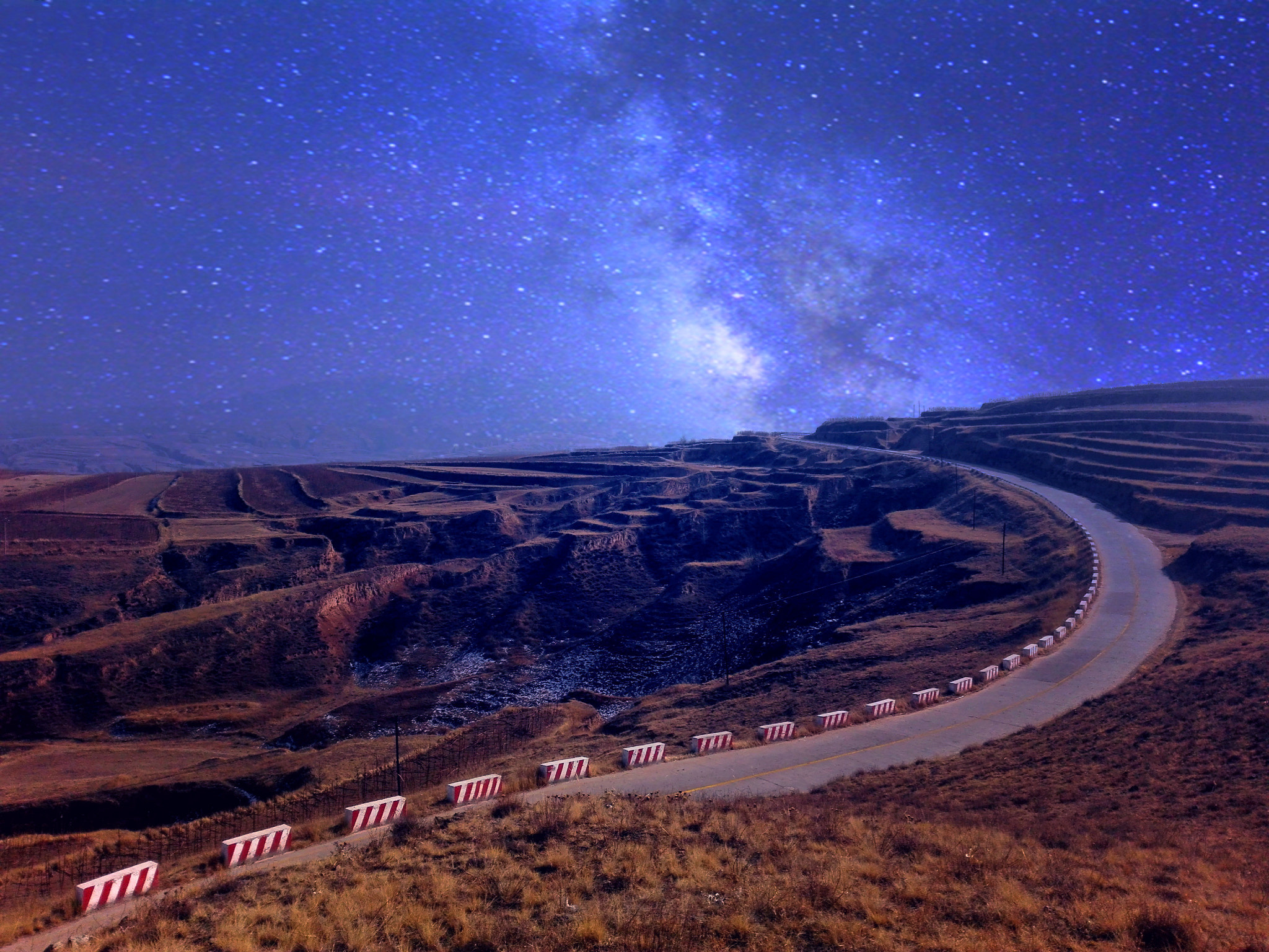 HUAWEI Che2-UL00 sample photo. Mountain road under the stars photography