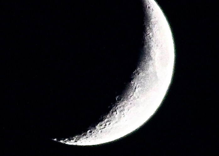 Canon EOS 760D (EOS Rebel T6s / EOS 8000D) sample photo. Moon half photography