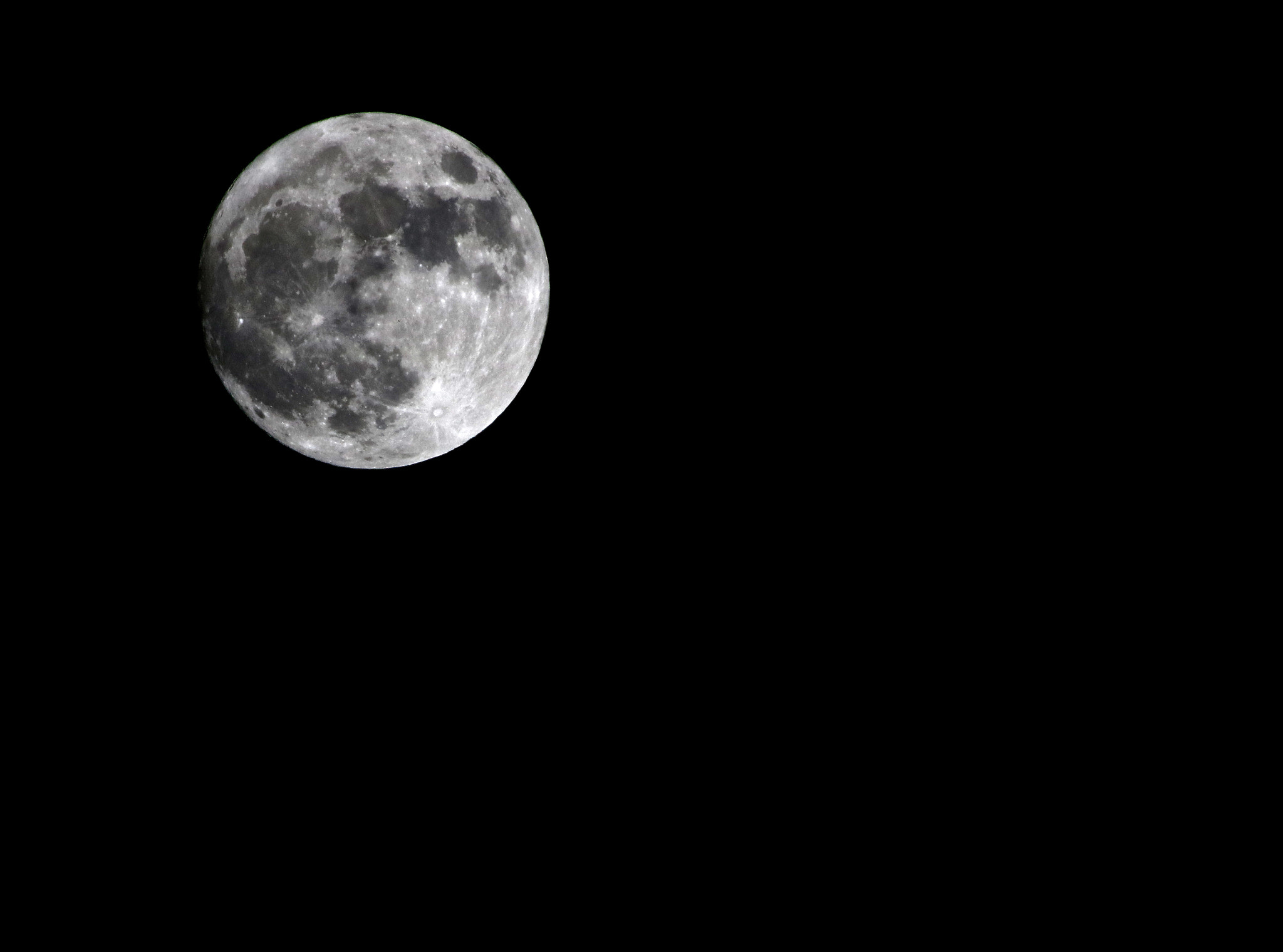 Canon EOS 760D (EOS Rebel T6s / EOS 8000D) sample photo. Moon whole photography