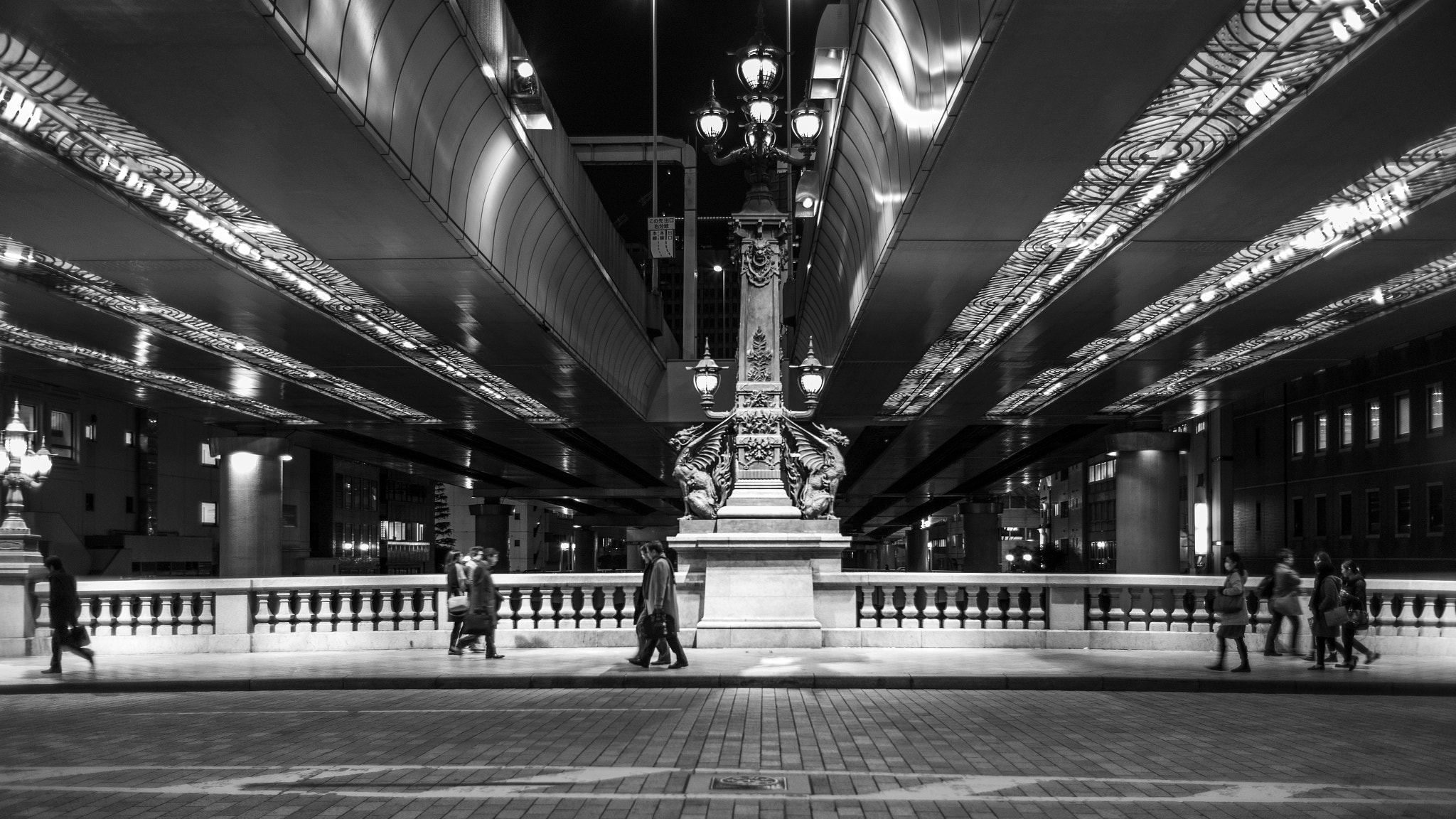 Summicron-M 35mm f/2 (IV) sample photo. Kirin on the nihonbashi bridge photography