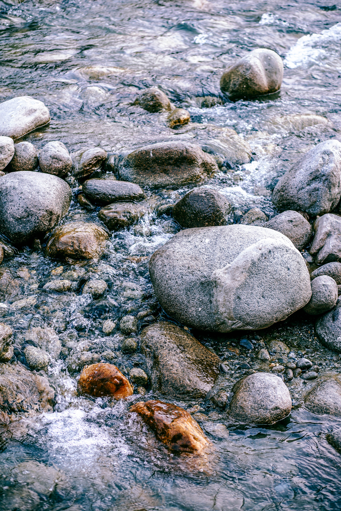 DT 85mm F1.8 SAM sample photo. Manali river flow photography