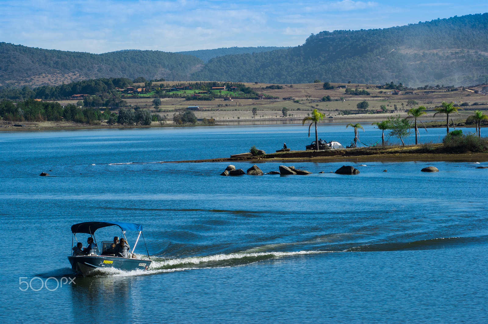 Sony Alpha DSLR-A380 sample photo. Boat cruising "el nogal" lake photography