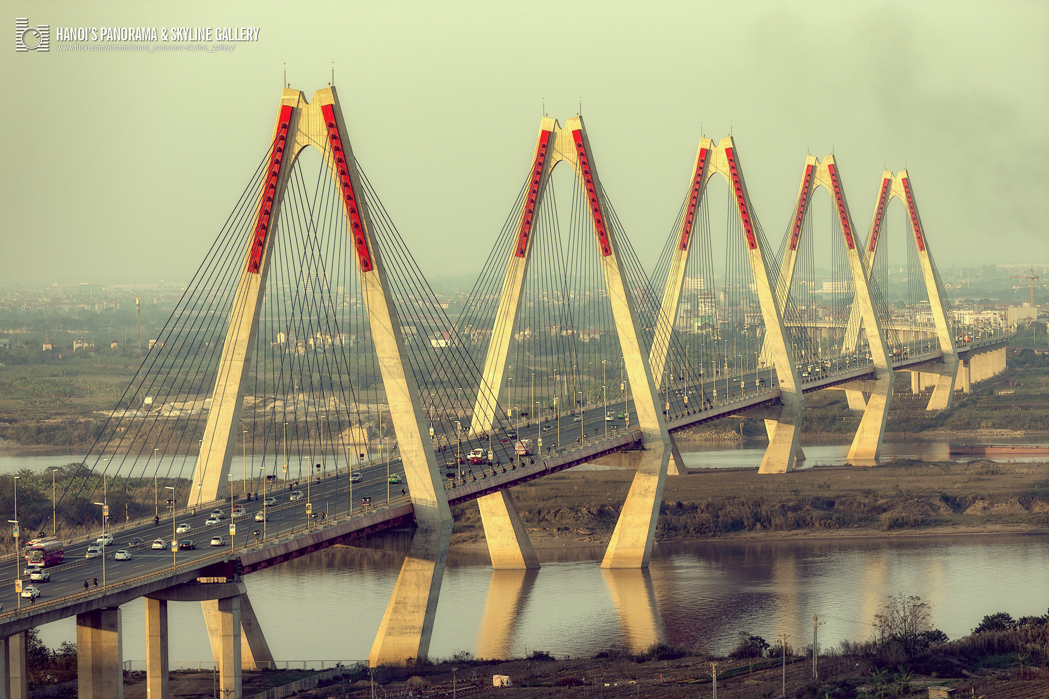 Canon EF 70-200mm F4L IS USM sample photo. Nhat tan bridge in sunset photography