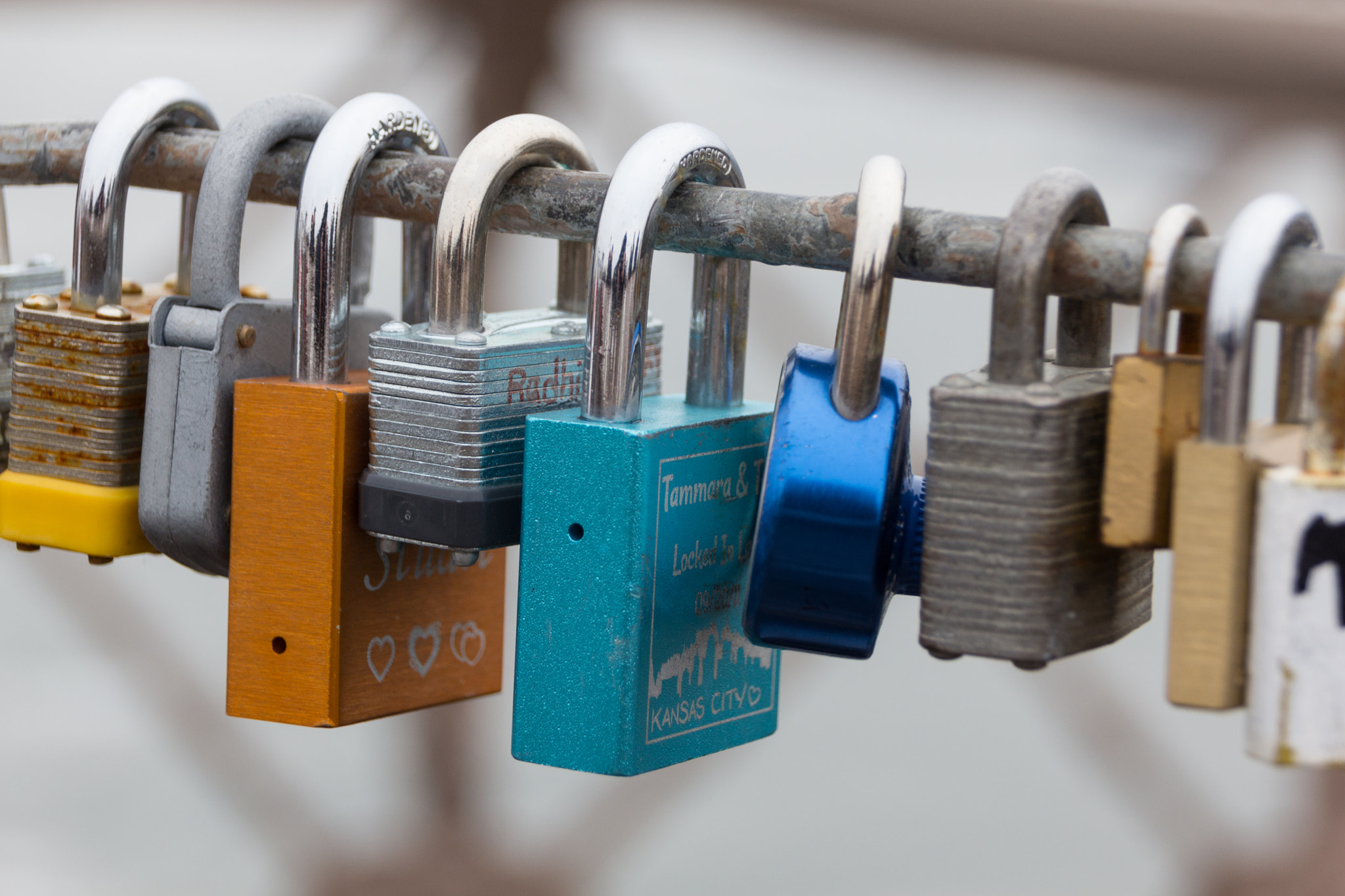 Sigma 18-250mm F3.5-6.3 DC OS HSM sample photo. Love locks on brooklyn bridge photography