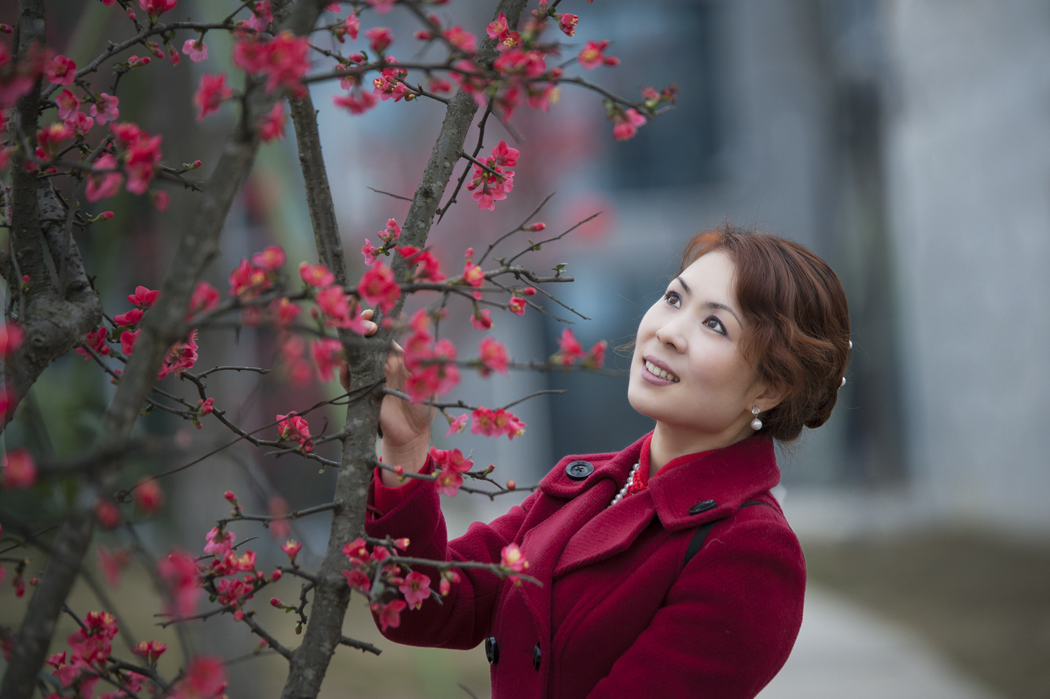 Tamron SP 70-200mm F2.8 Di VC USD sample photo. 女人与海棠花 photography
