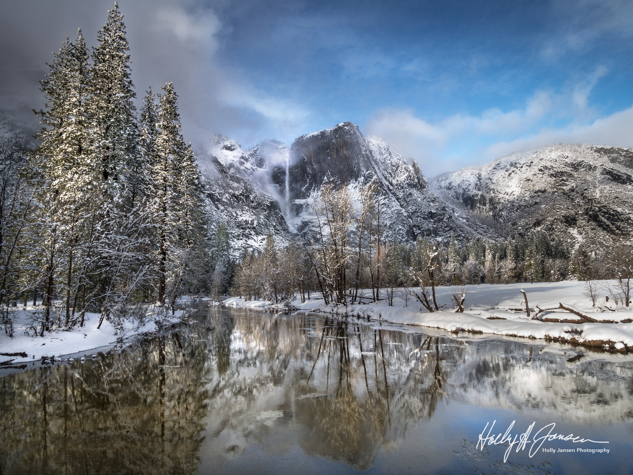 OLYMPUS 11-22mm Lens sample photo. Swinging bridge photography