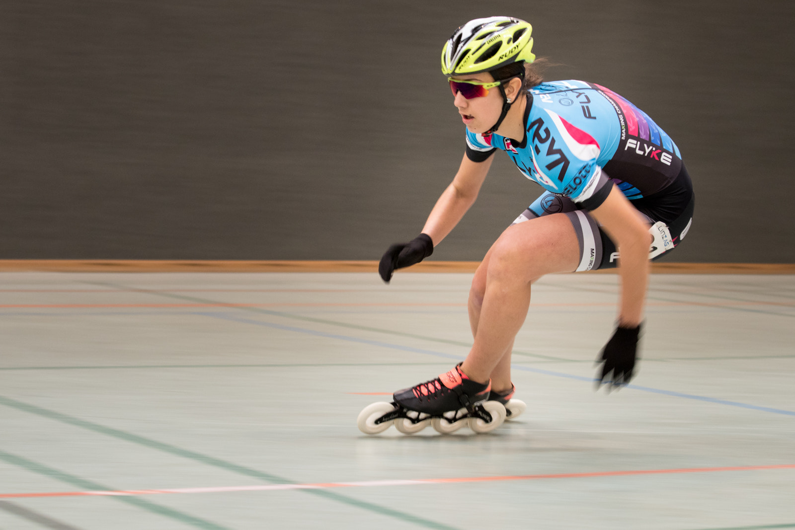 Canon EOS 80D + Canon EF 70-200mm F4L IS USM sample photo. Speedskating in action photography