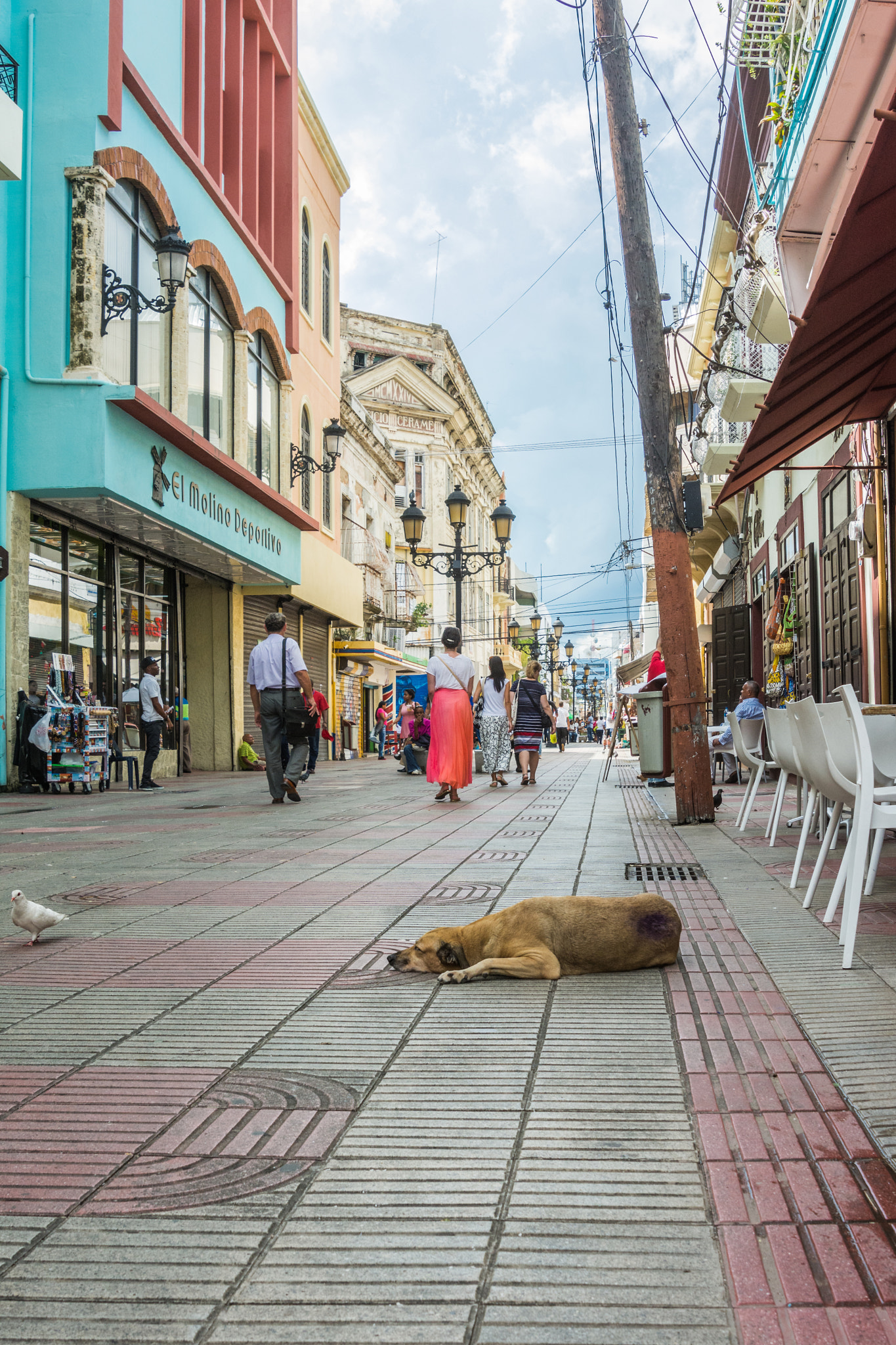 Nikon AF Nikkor 24-85mm F2.8-4D IF sample photo. On the streets of santo domingo photography