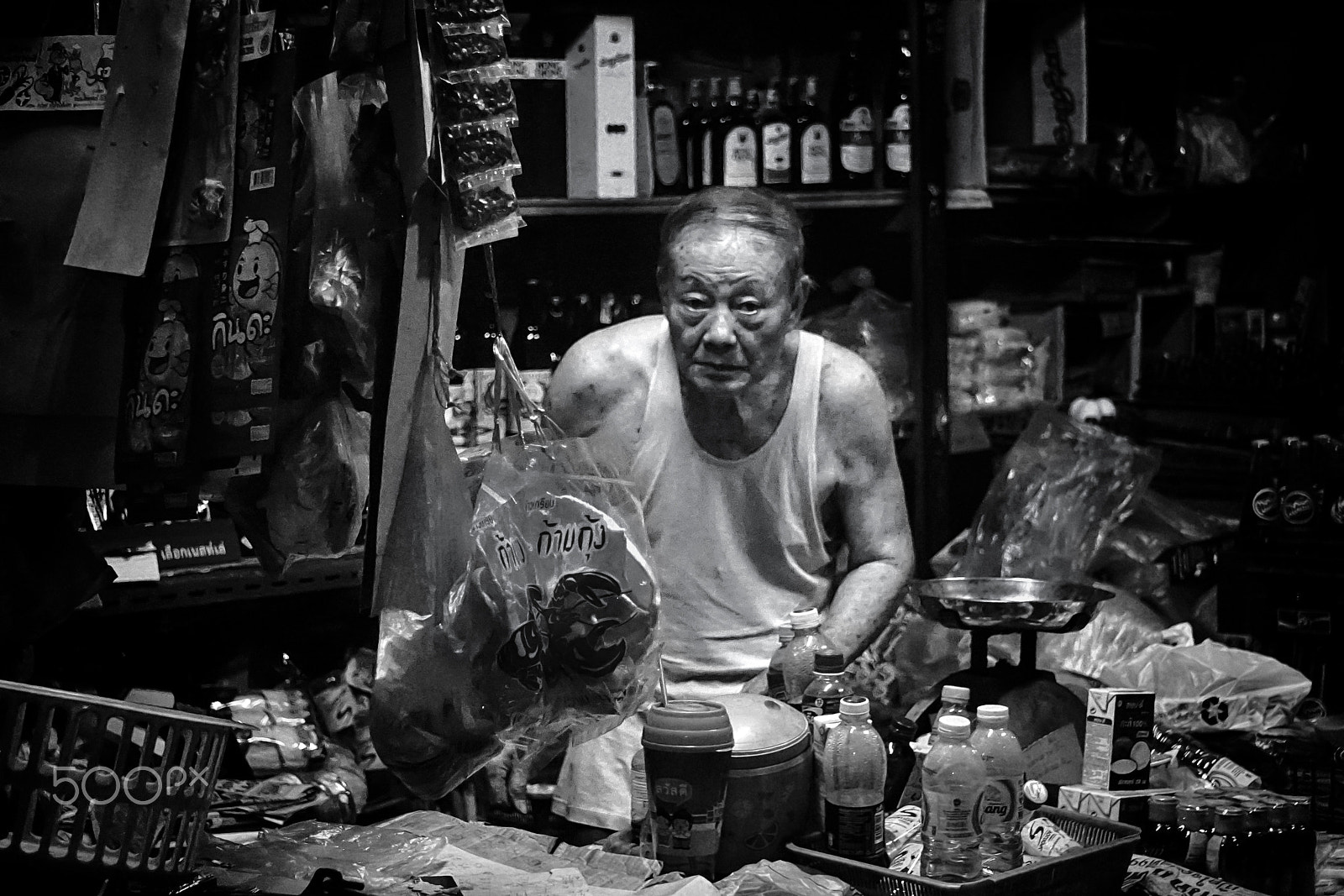 Sony E 55-210mm F4.5-6.3 OSS sample photo. Antic 7/11 photography