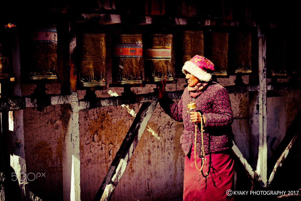 Nikon D810 + Tamron SP 70-200mm F2.8 Di VC USD sample photo. Pilgrims at barkhor, lhasa, tibet, china photography