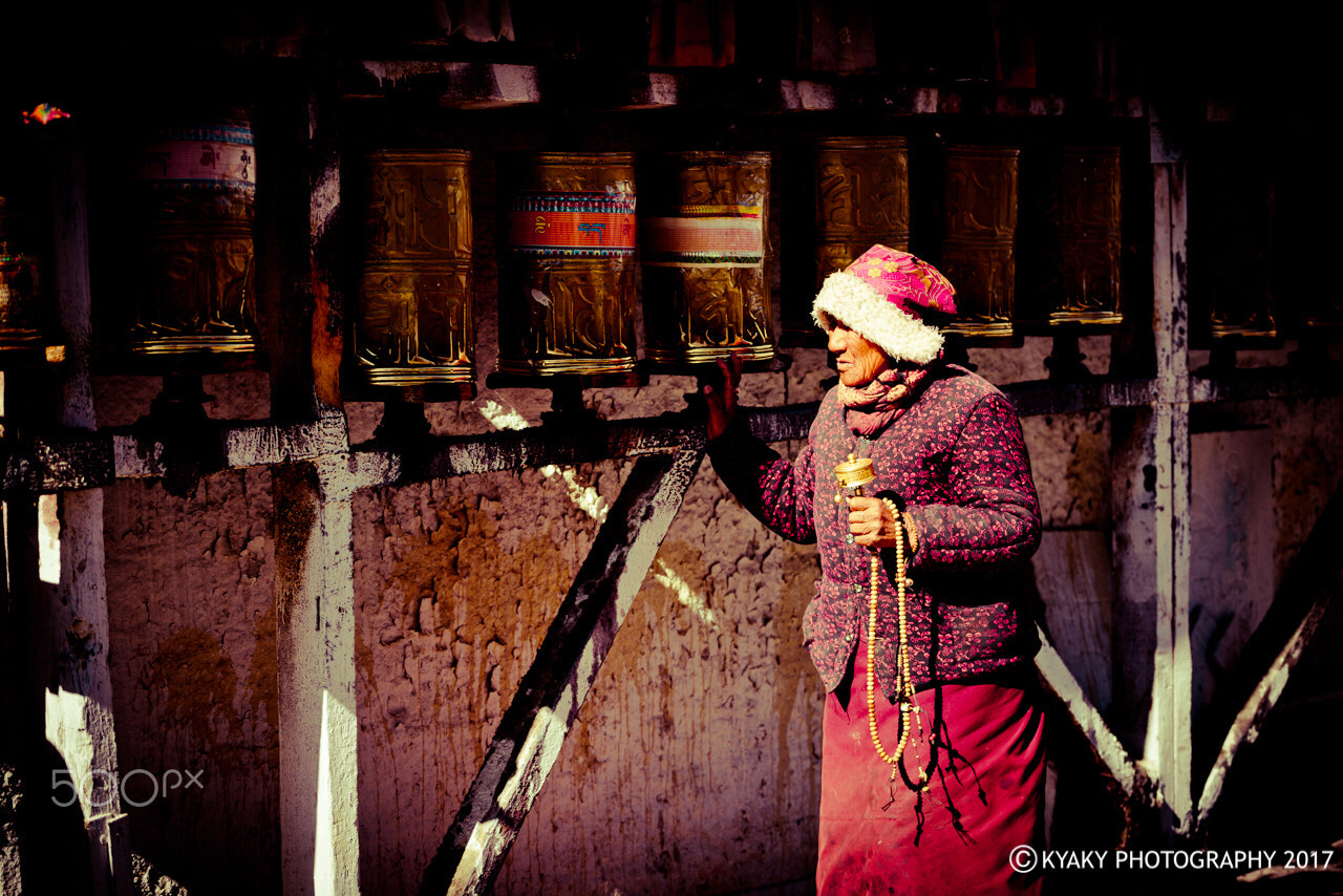 Tamron SP 70-200mm F2.8 Di VC USD sample photo. Pilgrims at barkhor, lhasa, tibet, china photography