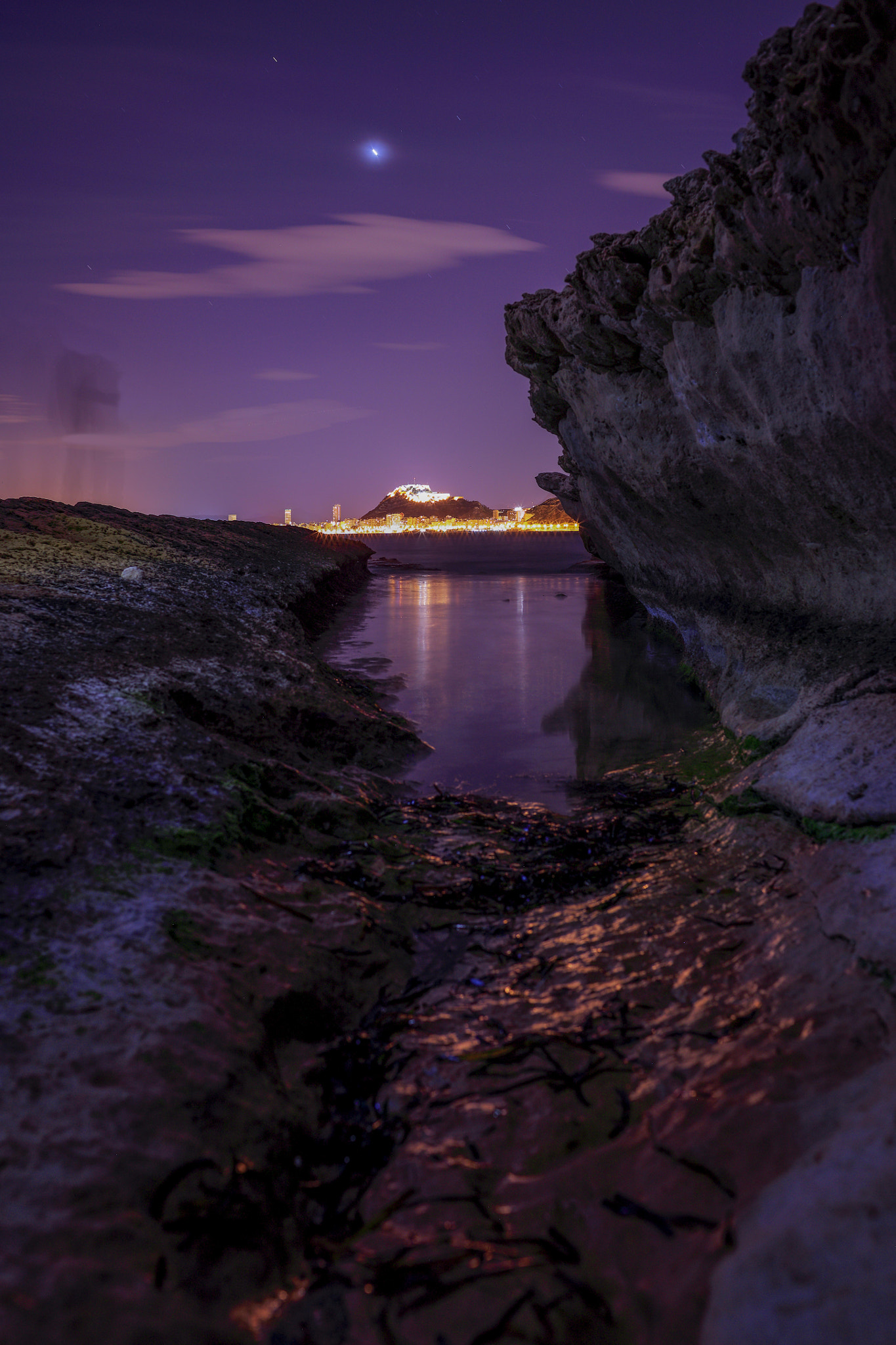 Canon EOS 5DS + Canon EF 35mm F1.4L USM sample photo. Ghost in the beach photography