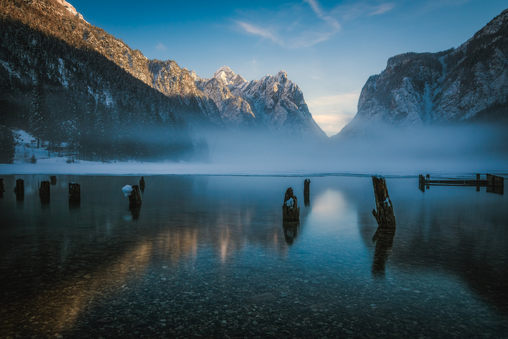 Canon EOS 750D (EOS Rebel T6i / EOS Kiss X8i) sample photo. Fog over the lake photography