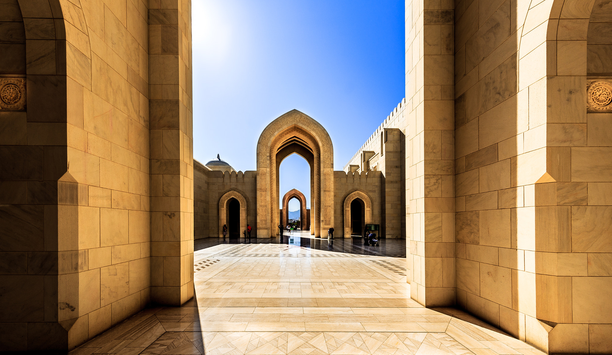 Canon EOS 6D + Canon EF 11-24mm F4L USM sample photo. The sultan qaboos grand mosque no 3. photography