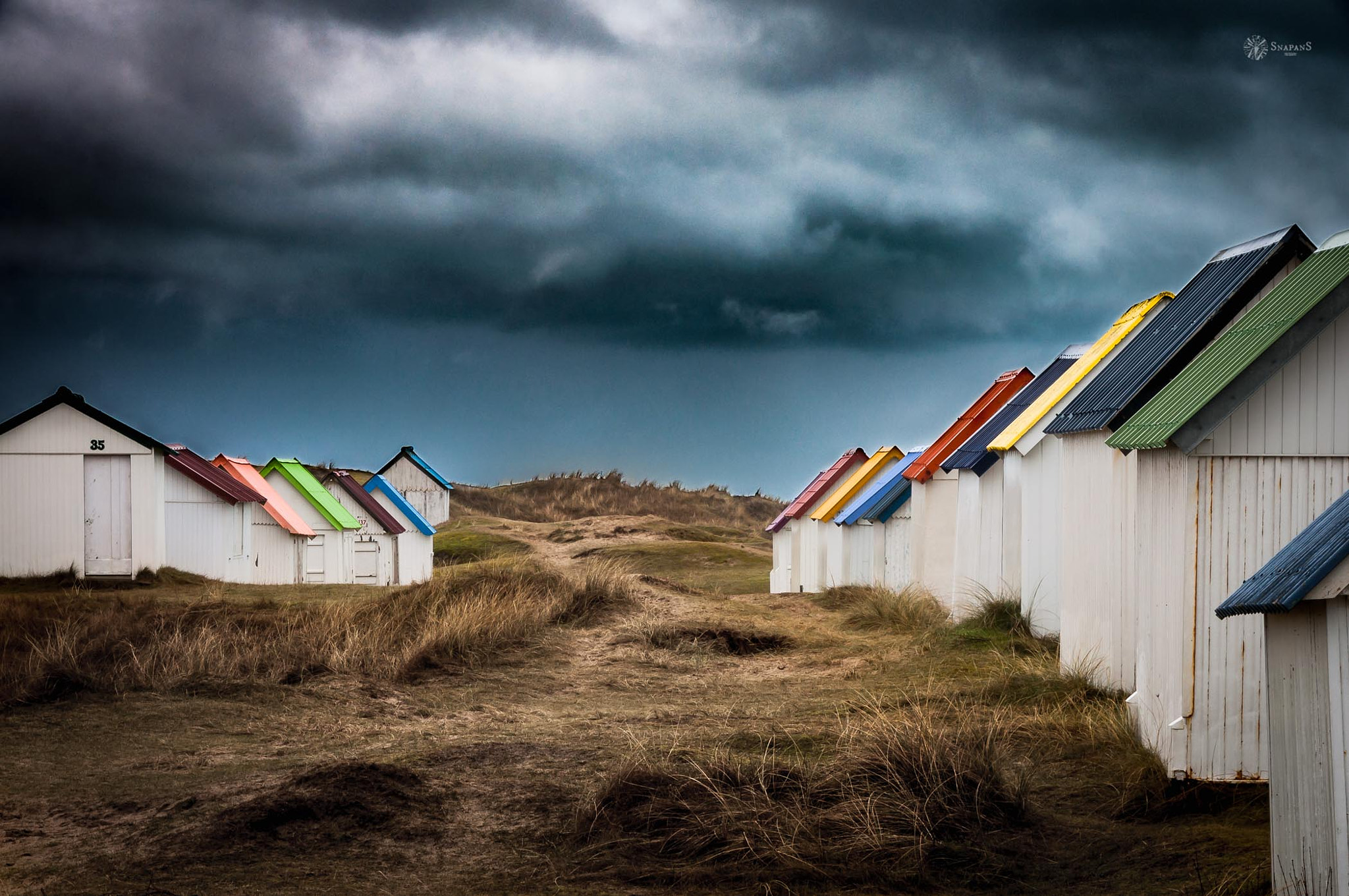 Nikon D5000 sample photo. Les cabanes de gouville photography