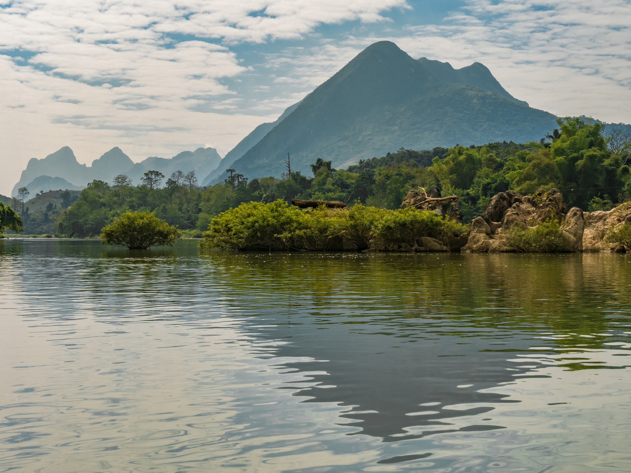 Panasonic Lumix DMC-G7 sample photo. Rural laos photography