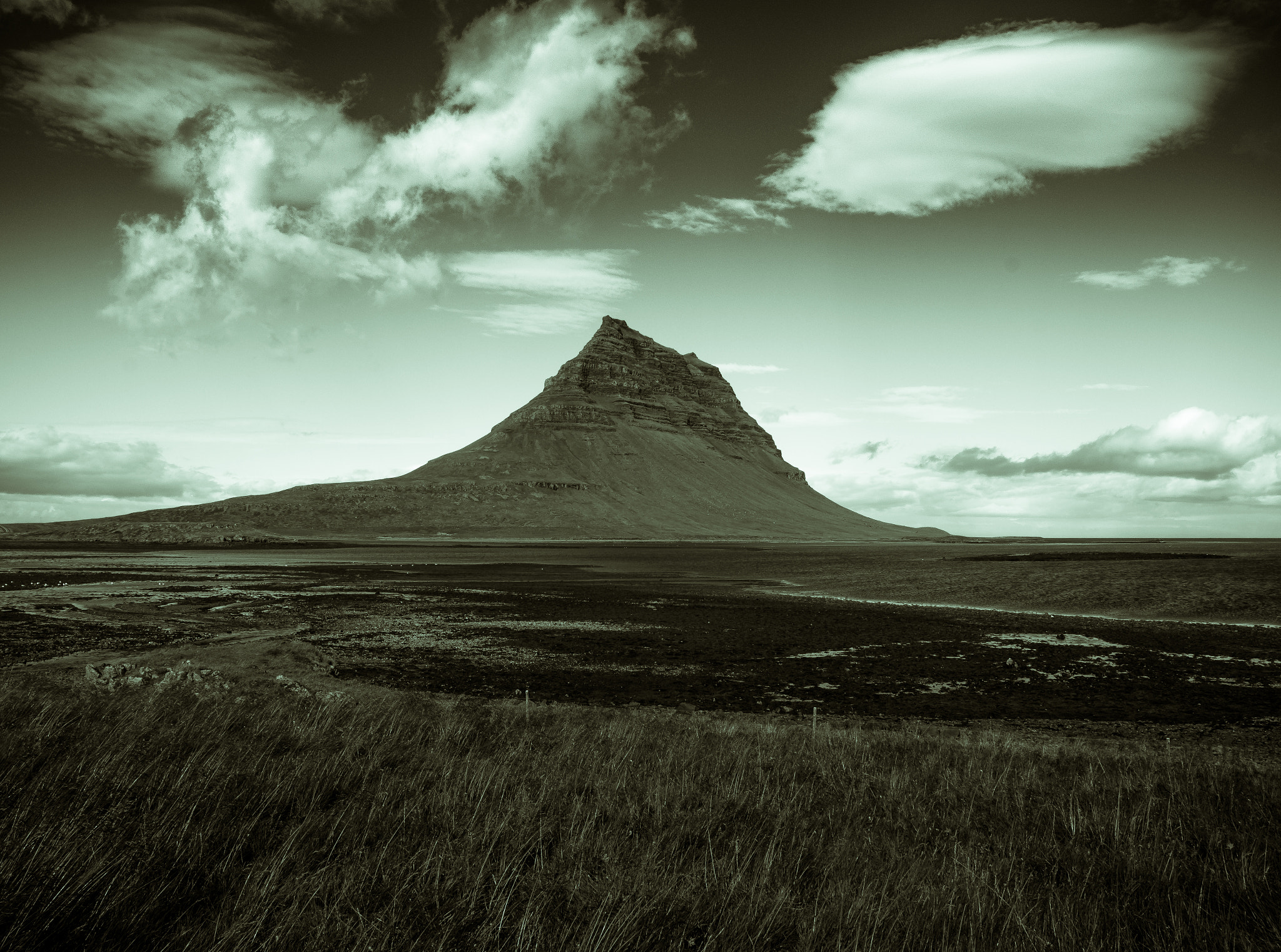Nikon D3200 sample photo. Kirkjufell mountain. photography