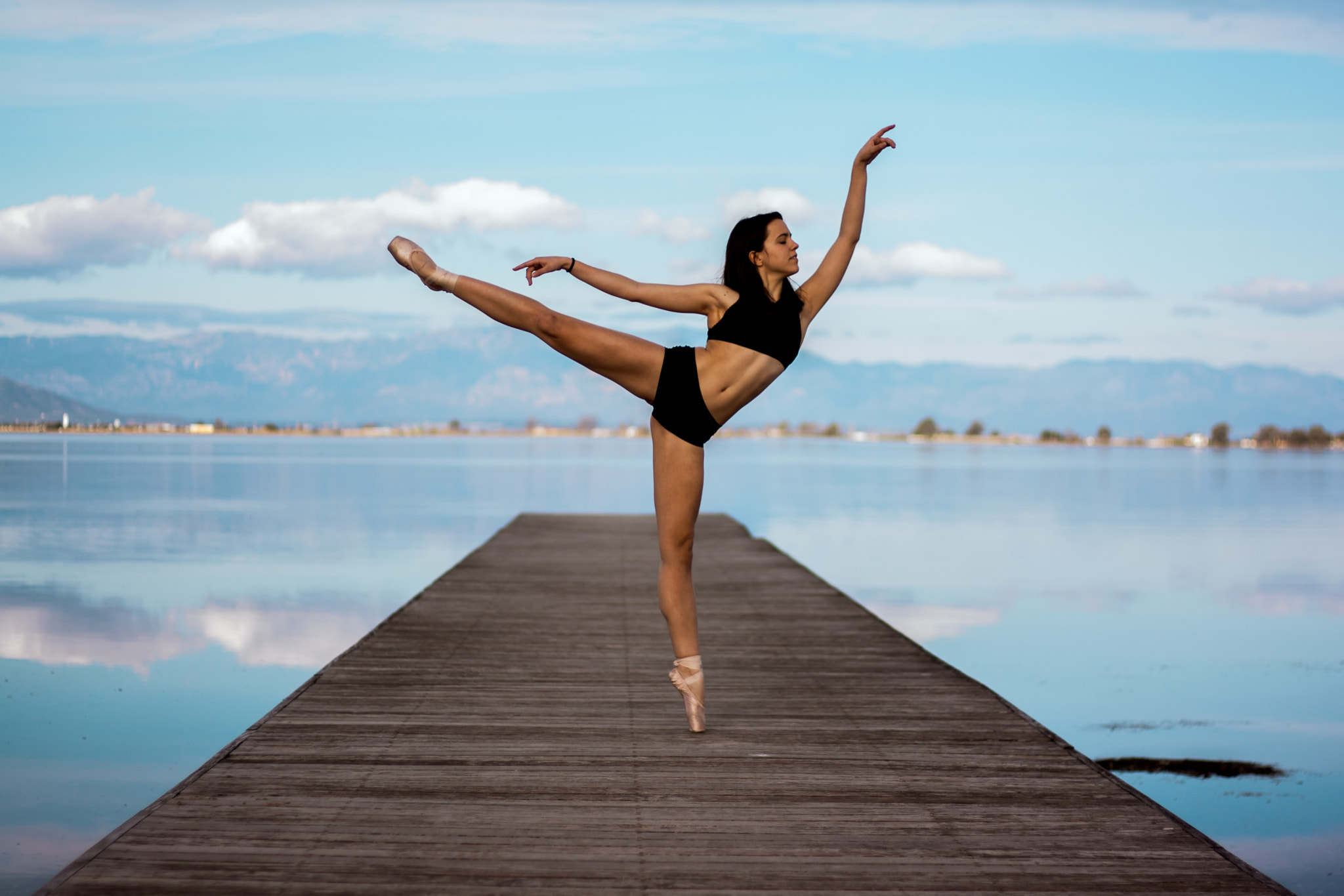Canon EOS 1000D (EOS Digital Rebel XS / EOS Kiss F) + Canon EF 50mm F1.8 STM sample photo. Dance your troubles away‍♀️ photography