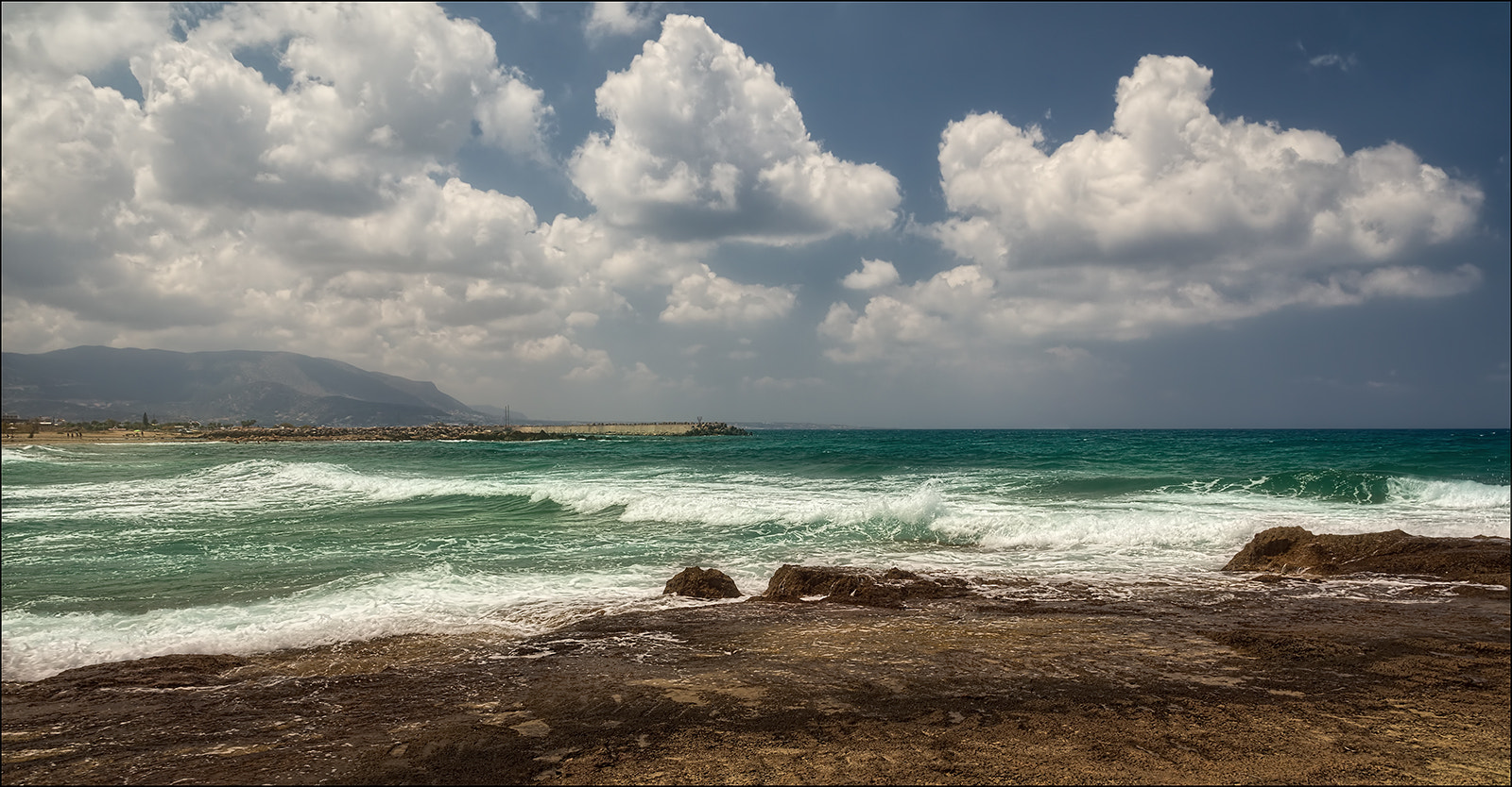 Sony SLT-A37 sample photo. Among the sound of waves photography