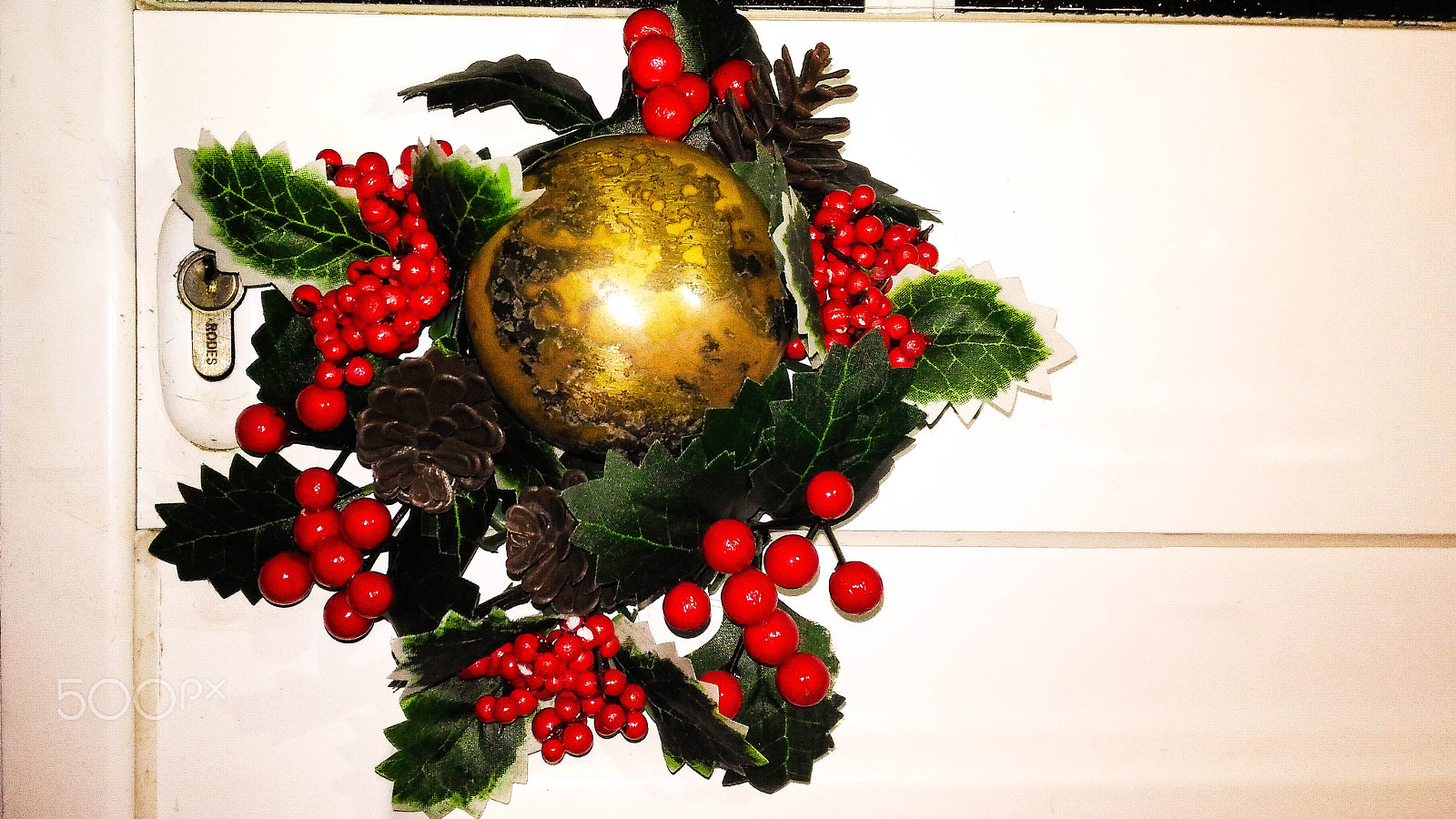ASUS ZenFone Max (ZC550KL) sample photo. "christmas door" [3675 x 2067] photography