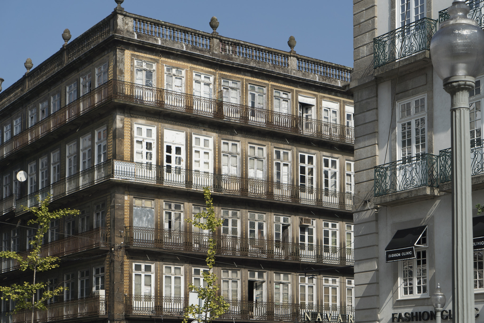 Sony a7S + Sony Vario Tessar T* FE 24-70mm F4 ZA OSS sample photo. Porto old town photography