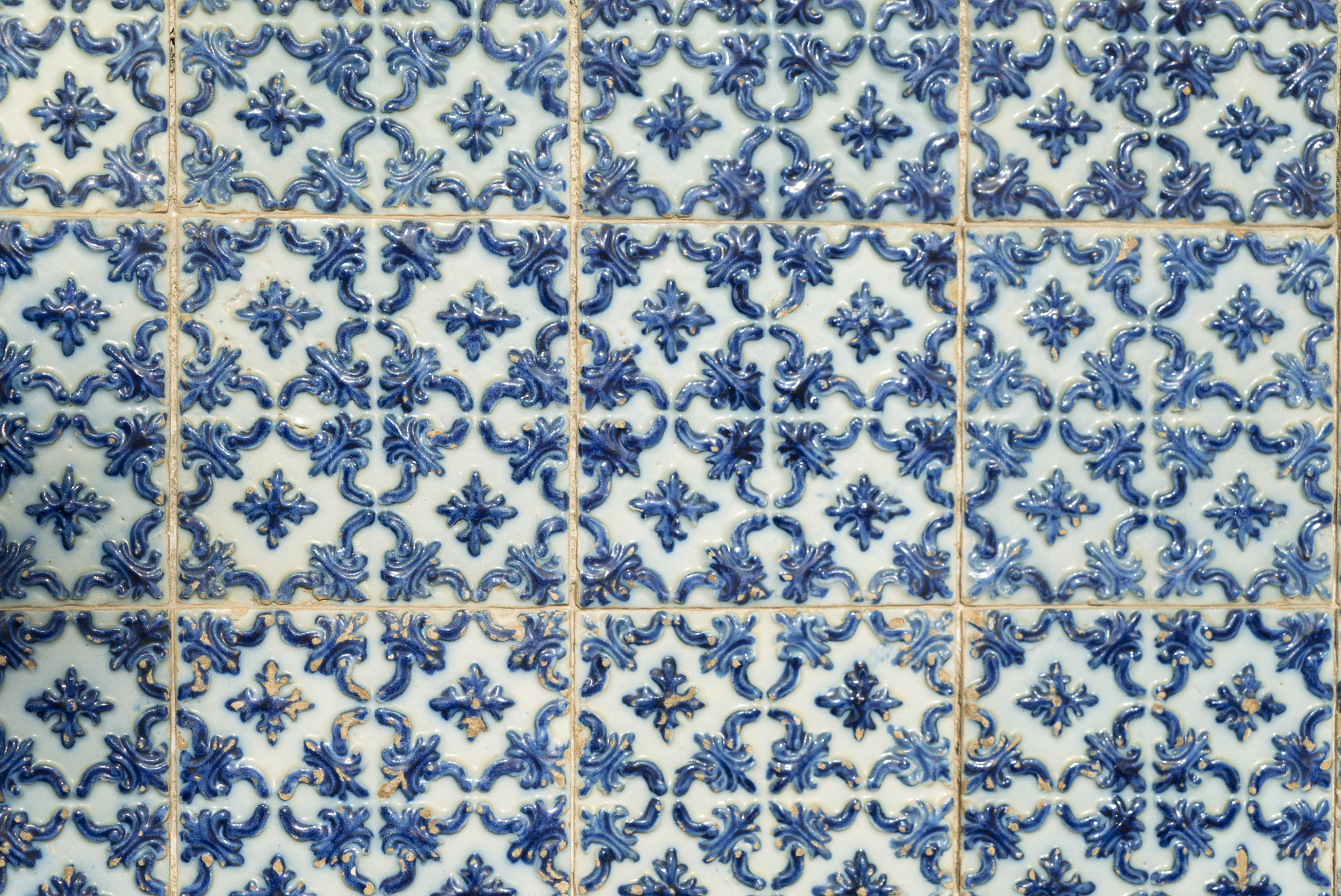 Sony a7S + Sony Vario Tessar T* FE 24-70mm F4 ZA OSS sample photo. Azulejos photography