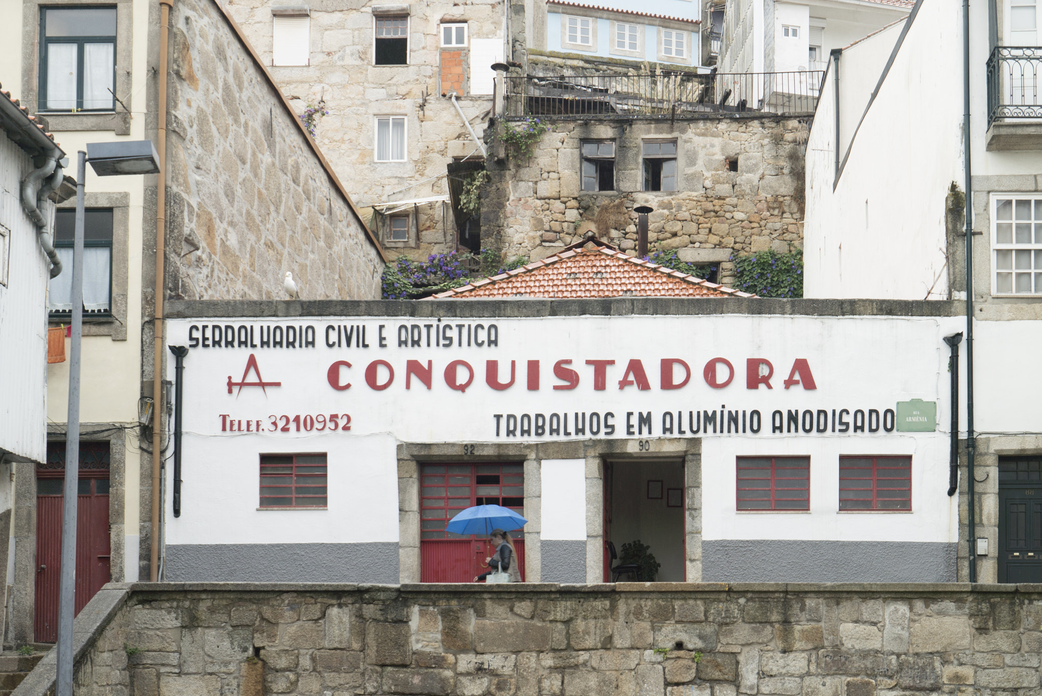 Sony a7S + Sony Vario Tessar T* FE 24-70mm F4 ZA OSS sample photo. Porto old town photography