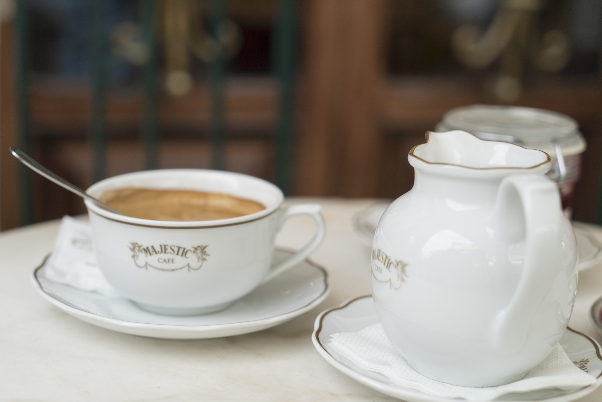 Sony a7S + Sony Vario Tessar T* FE 24-70mm F4 ZA OSS sample photo. Historic café majestic in porto photography