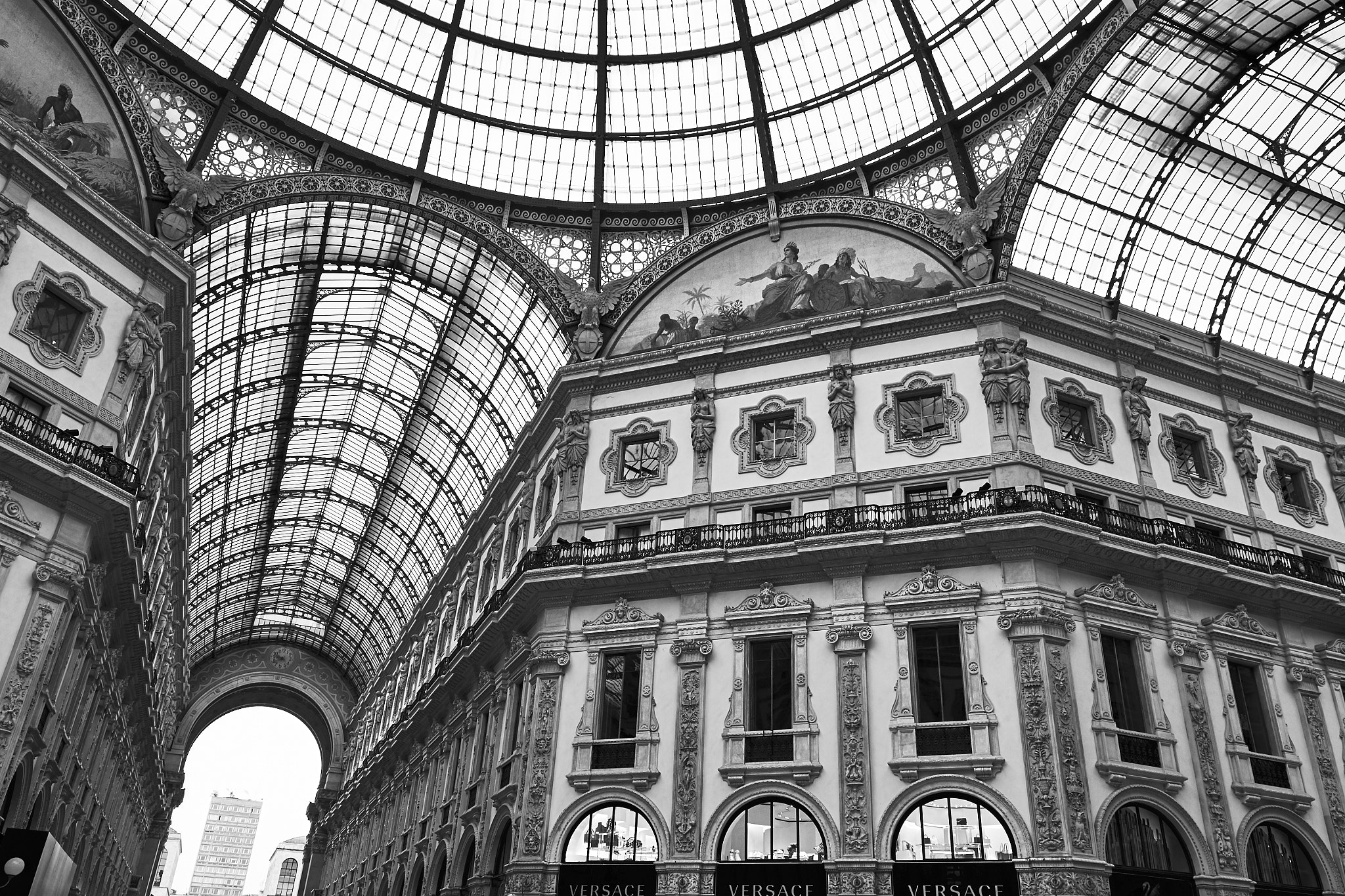 Canon EOS 7D + Canon EF 16-35mm F4L IS USM sample photo. The galleria vittorio emanuele ii photography