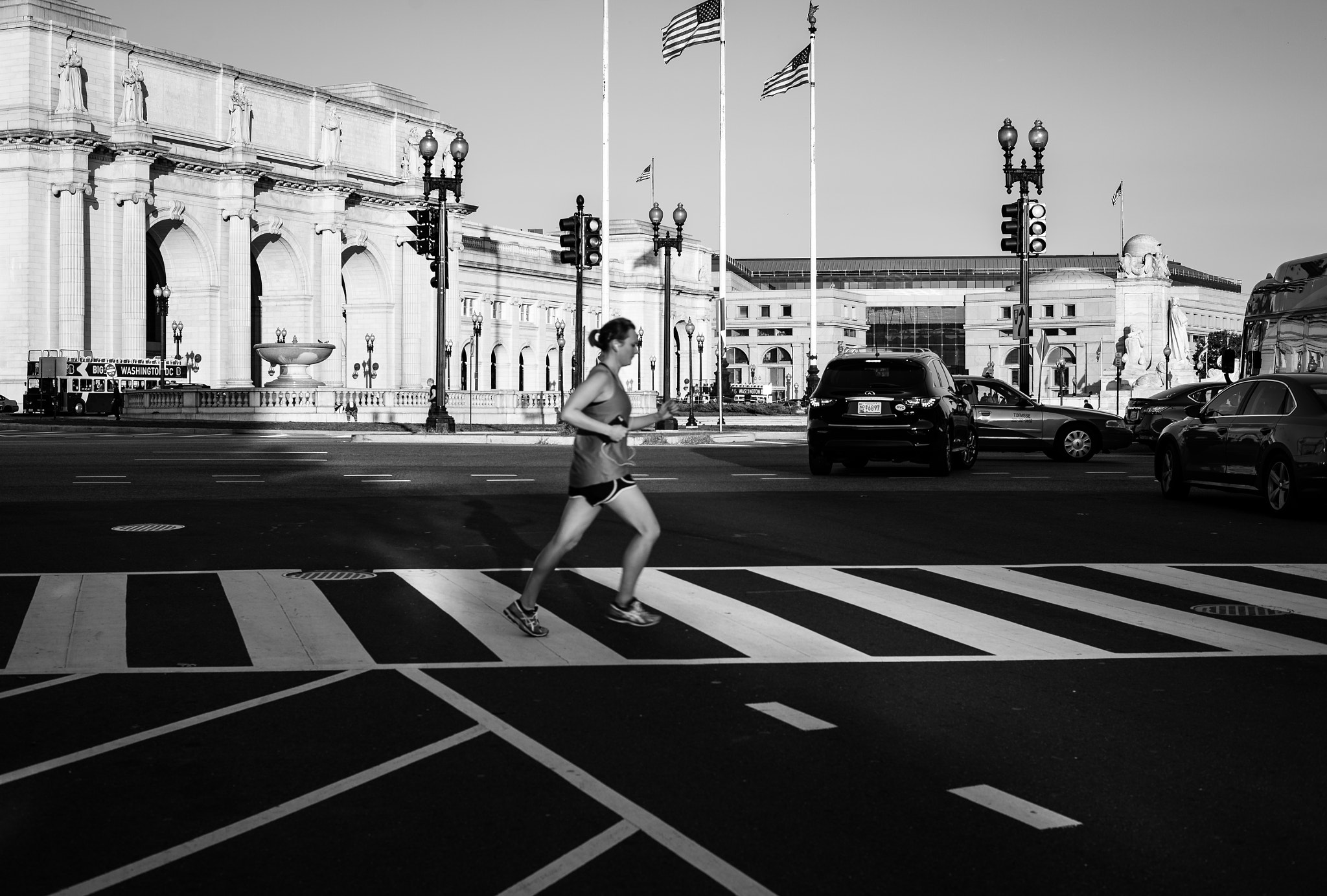 Nikon Df + ZEISS Planar T* 50mm F1.4 sample photo. Union station runner photography