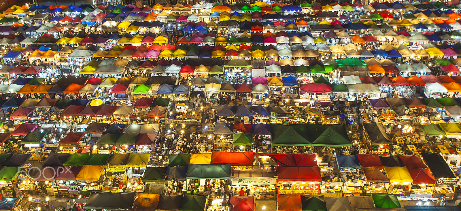 Canon EF 17-35mm f/2.8L sample photo. Night market photography